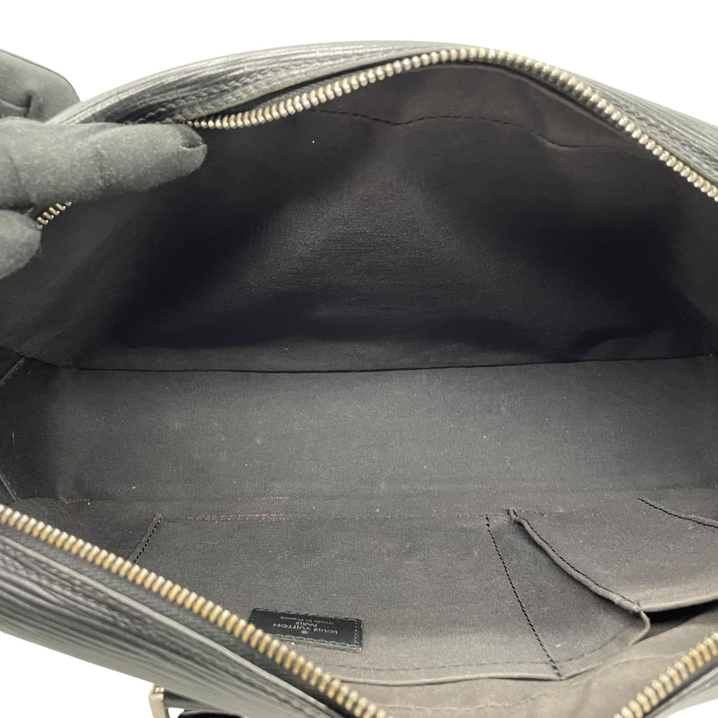 Authentic LOUIS VUITTON Epi Vivienne Lon Handbag M59112 Black Noir Silver Hardware