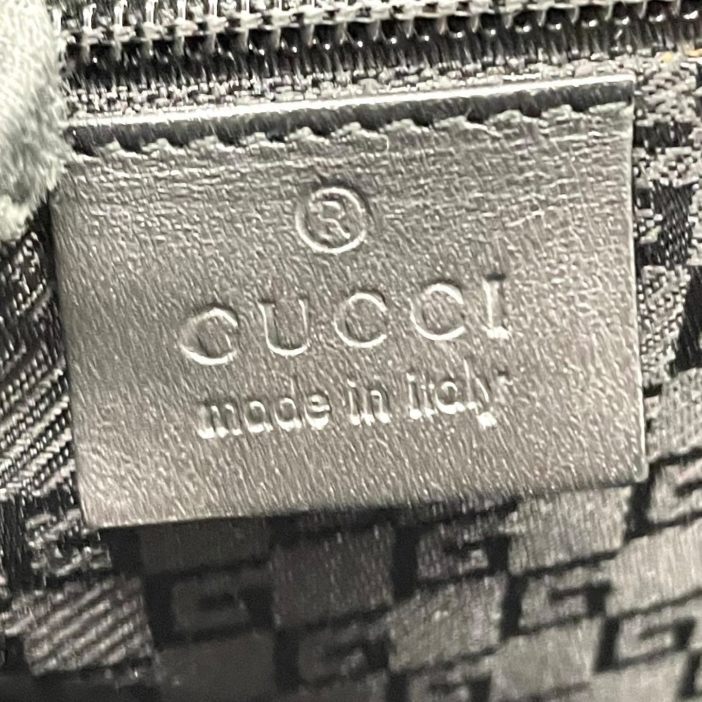 極美品 GUCCI グッチ ボストンバッグ 2WAY ハンドバッグ ブラック 黒 ナイロン 肩掛け 斜め掛け クロスボディ シルバー金具 メンズ レディース ユニセックス トラベルバッグ 大容量 Z4