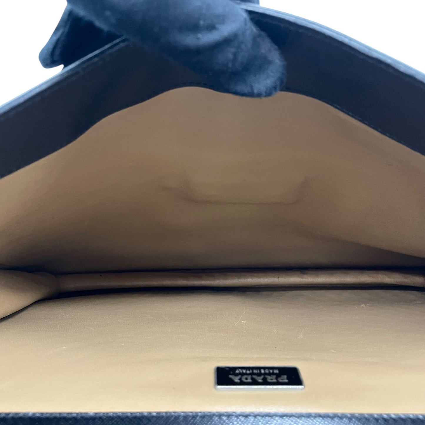 美品 PRADA プラダ ビジネスバッグ ダレスバッグ ブリーフケース 書類かばん 黒 ブラック NERO サフィアーノレザー シルバー金具 ロゴ クロシェット メンズ ビジネス D