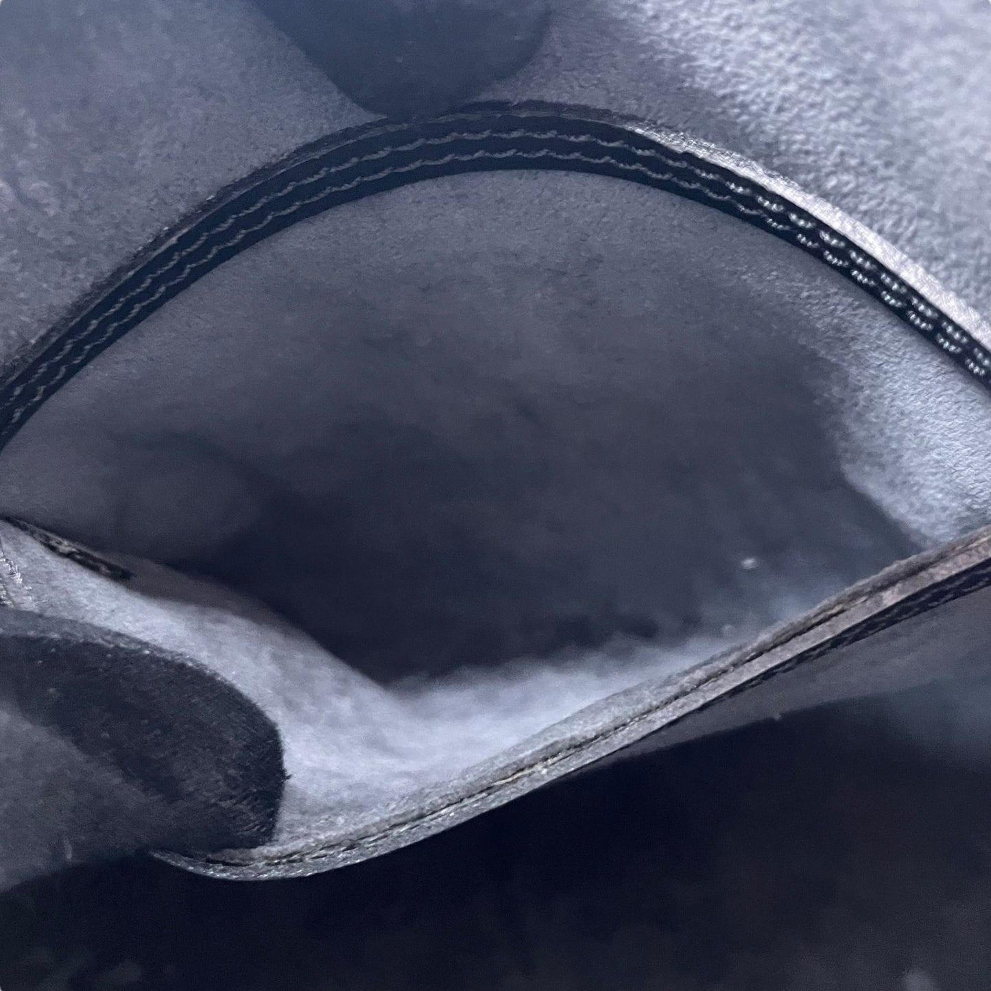 極美品 LOUIS VUITTON ルイヴィトン エピ アルマ 2WAY ハンドバッグ ショルダーバッグ 黒 ノワール ブラック レザー ゴールド金具 M52142 斜め掛け可 メンズ B