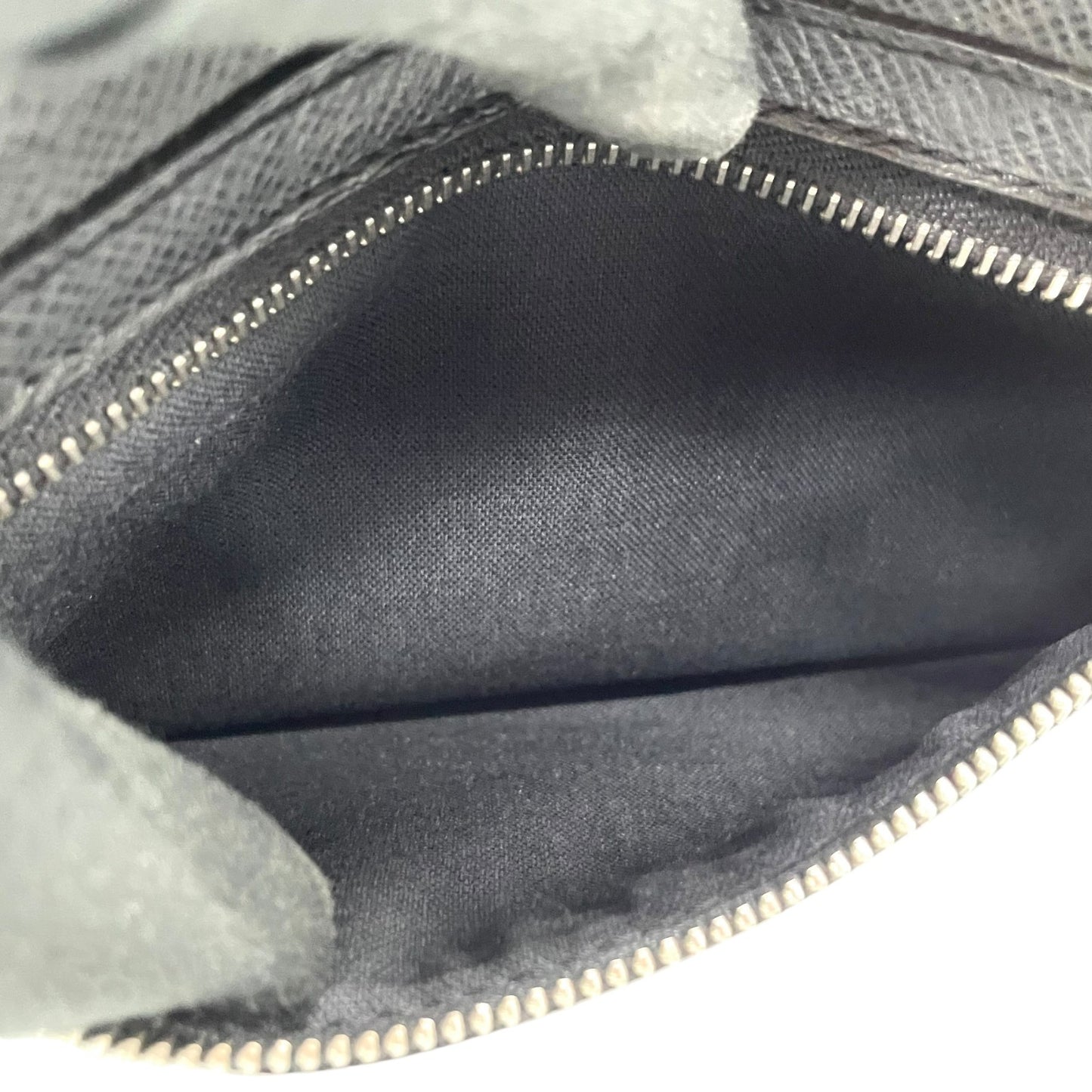 美品 LOUIS VUITTON ルイヴィトン タイガ パヴェル クラッチバッグ セカンドバッグ レザー 黒 ブラック シルバー金具 M31142 ストラップ付 メンズ D