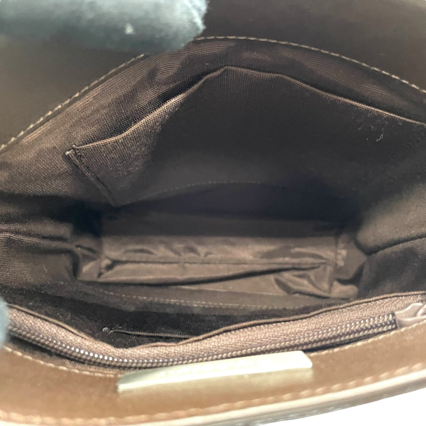 未使用級 BURBERRY バーバリー ショルダーバッグ ロゴ ステッチ 茶 ブラウン レザー スエード シルバー金具 クロスボディ 斜め掛け可 サコッシュ スマホショルダー レディース E