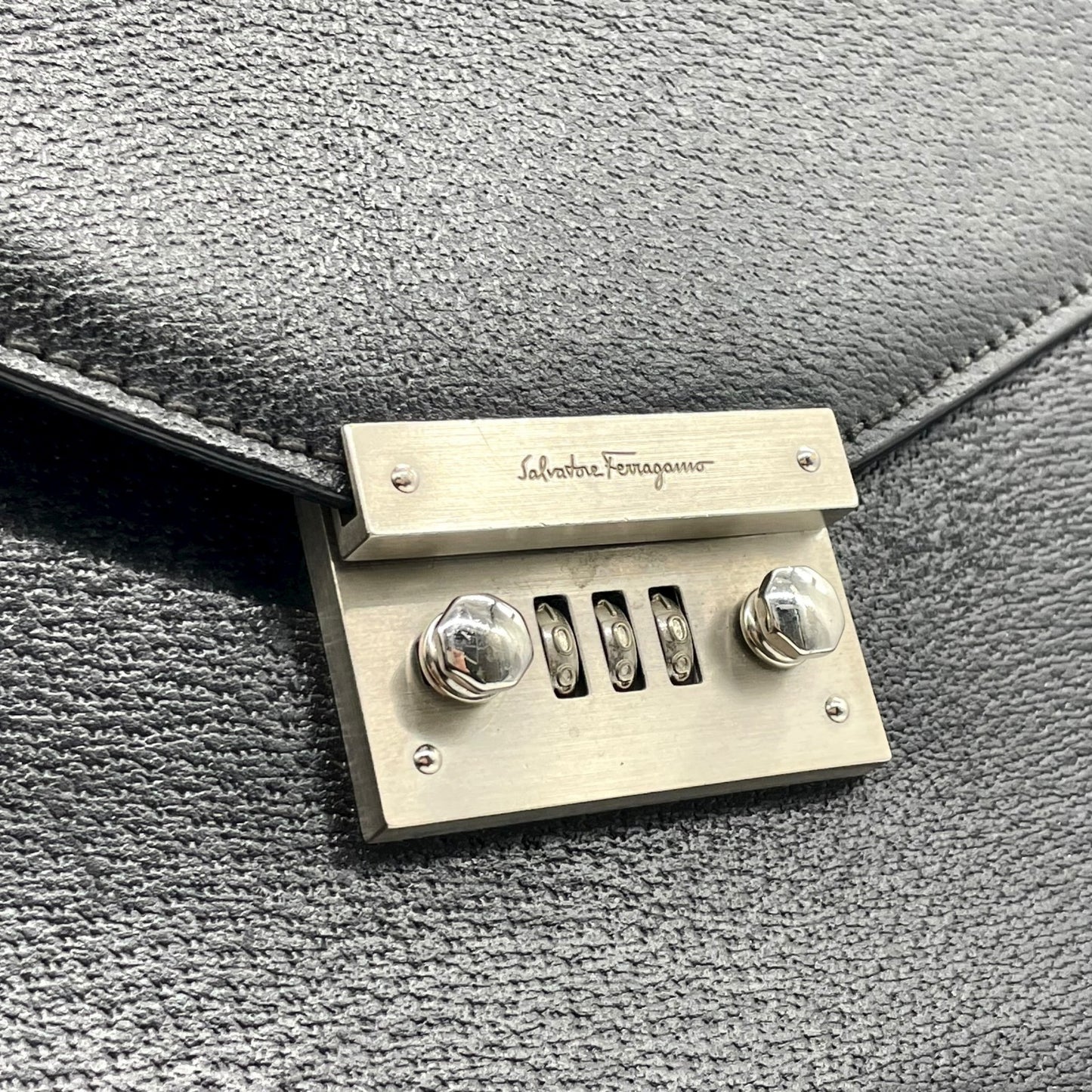 サルヴァトーレフェラガモ Salvatore Ferragamo ビジネスバッグ ブリーフケース レザー 黒 ブラック ダイヤルロック D5