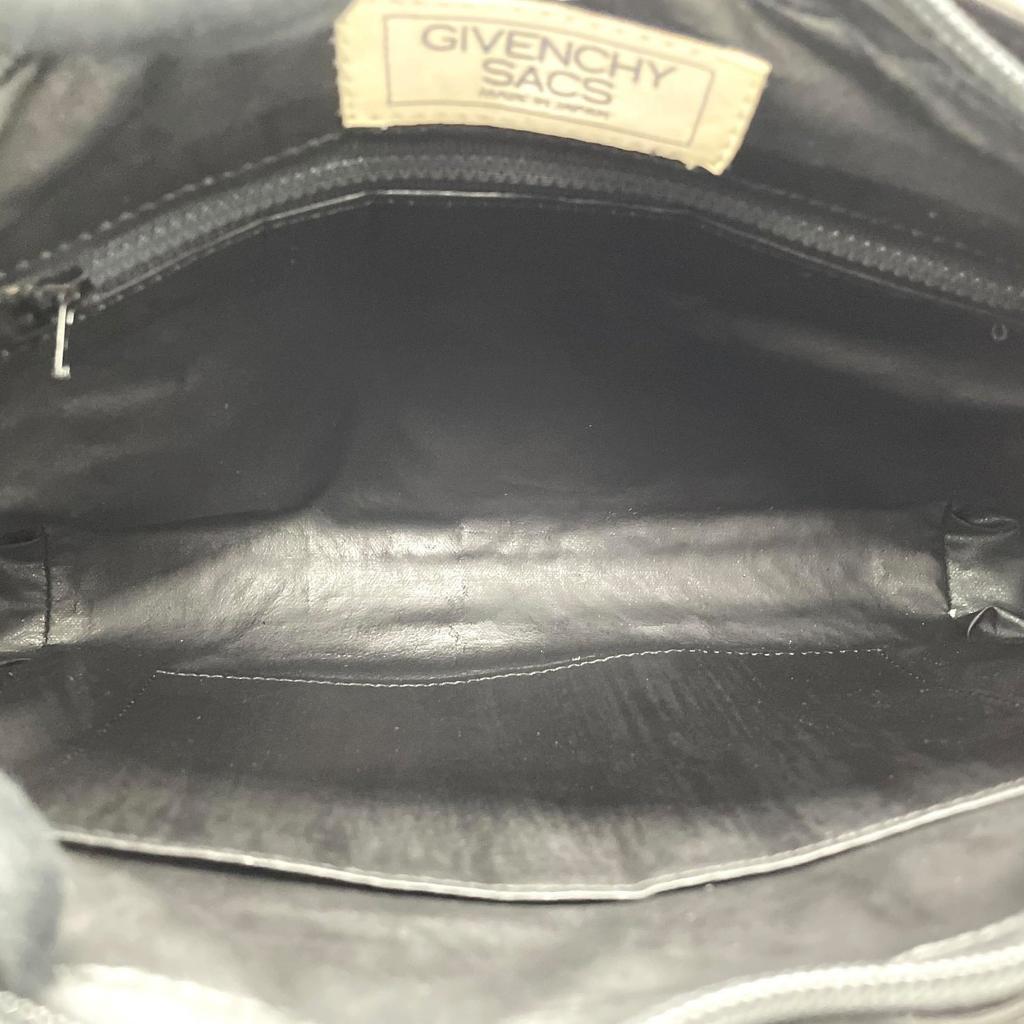 ジバンシィ Givenchy ジバンシー ロゴ金具 クラッチバッグ バイカラー 黒 ブラック 白 ホワイト レザー タッセル フリンジ ヴィンテージ S96