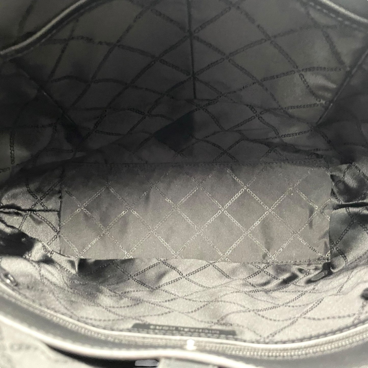 新品同様 美品 マイケルコース MICHAEL KORS トートバッグ ビジネストート レザー 黒 ブラック ロゴチャーム タッセル付き A