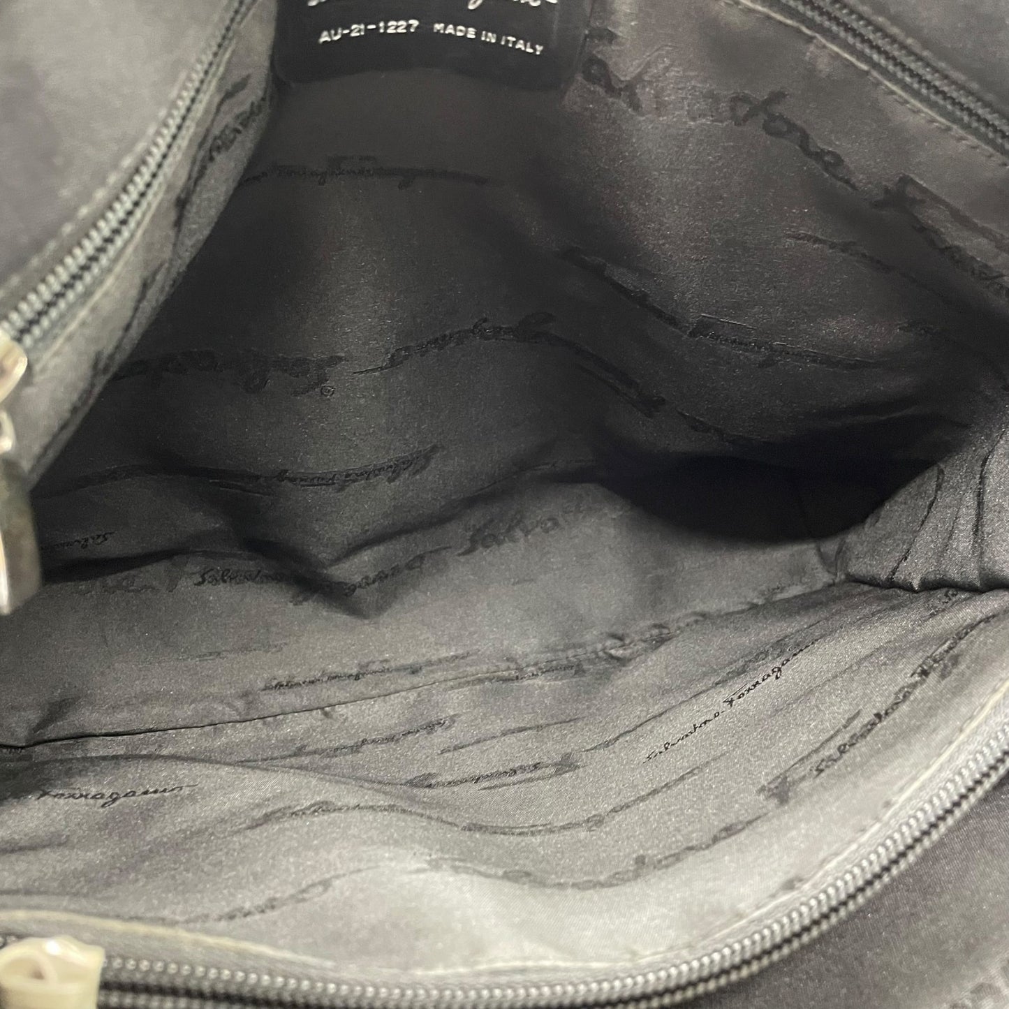 美品 サルヴァトーレ フェラガモ Salvatore Ferragamo ナイロン×レザー チェーントートバッグ 黒 ブラック シルバー金具 ロゴチャーム D4