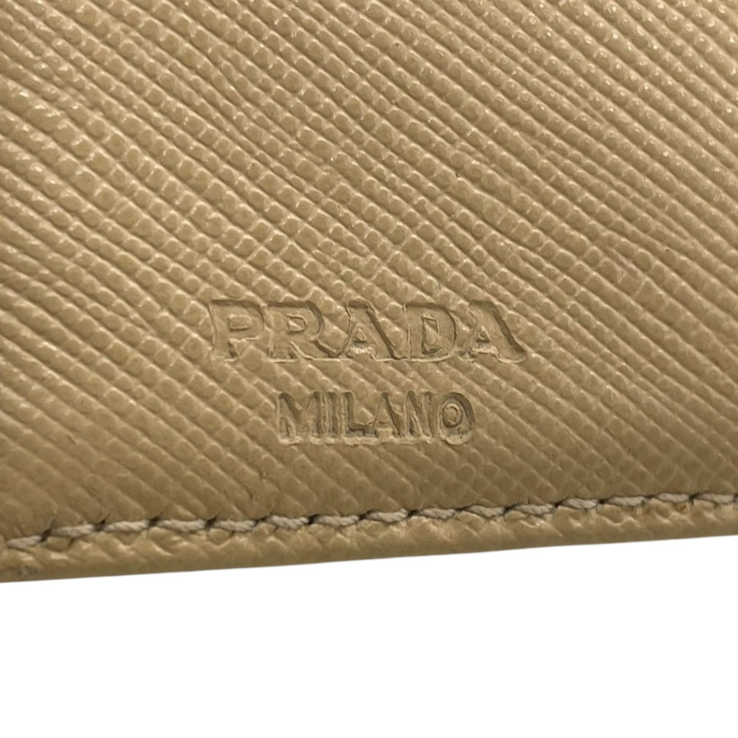 プラダ PRADA 三つ折り財布 コンパクトウォレット ベージュ ナイロン レザー 三角ロゴプレート トライアングルロゴ ゴールド金具 レディース M1