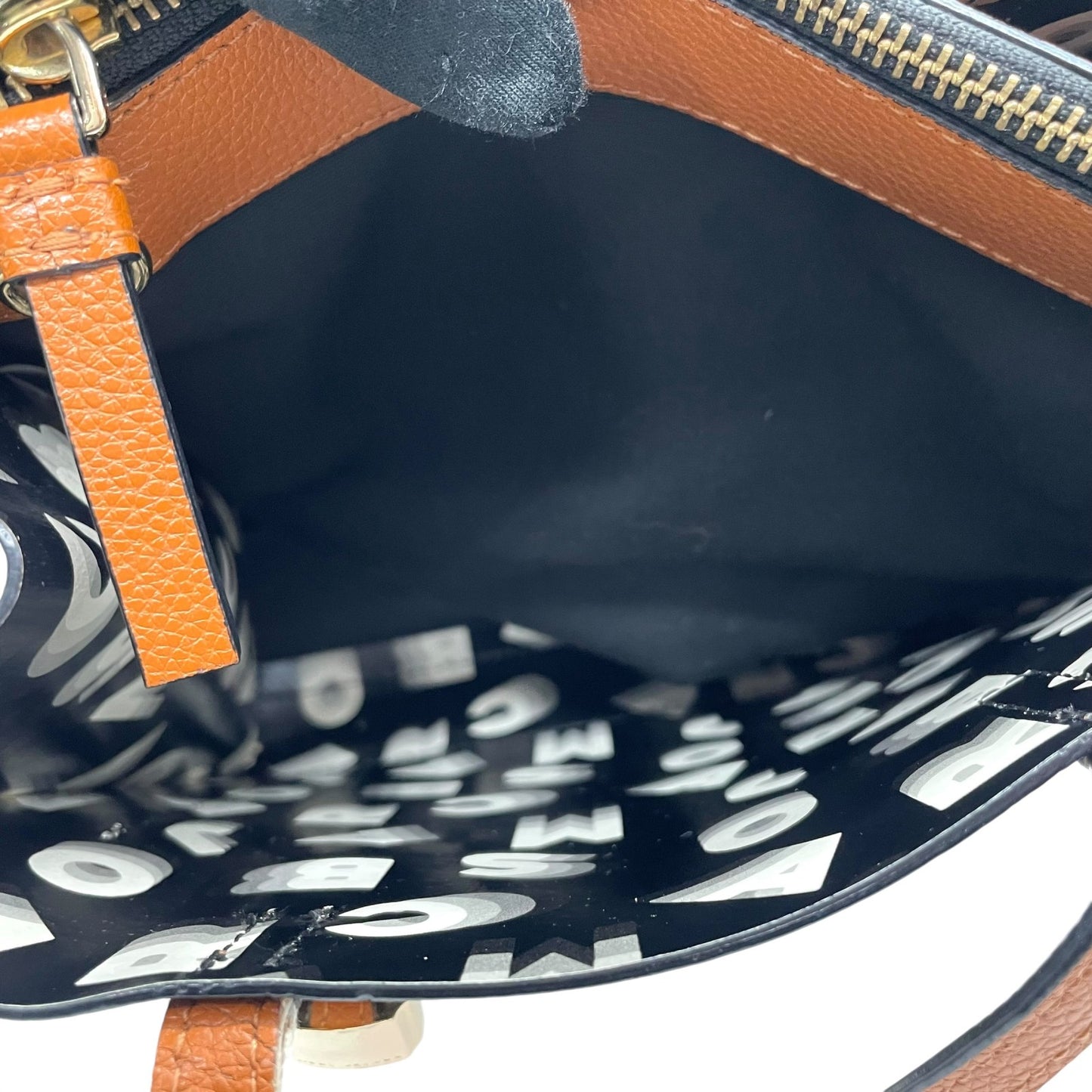 マークジェイコブス MARC JACOBS THE MINI GRIND BAG 2WAY ハンドバッグ ショルダーバッグ 黒 ブラック 白 アイボリー ベージュ レザー ゴールド金具 手提げ 斜め掛け可 ロゴ パドロック グラインド レディース S21