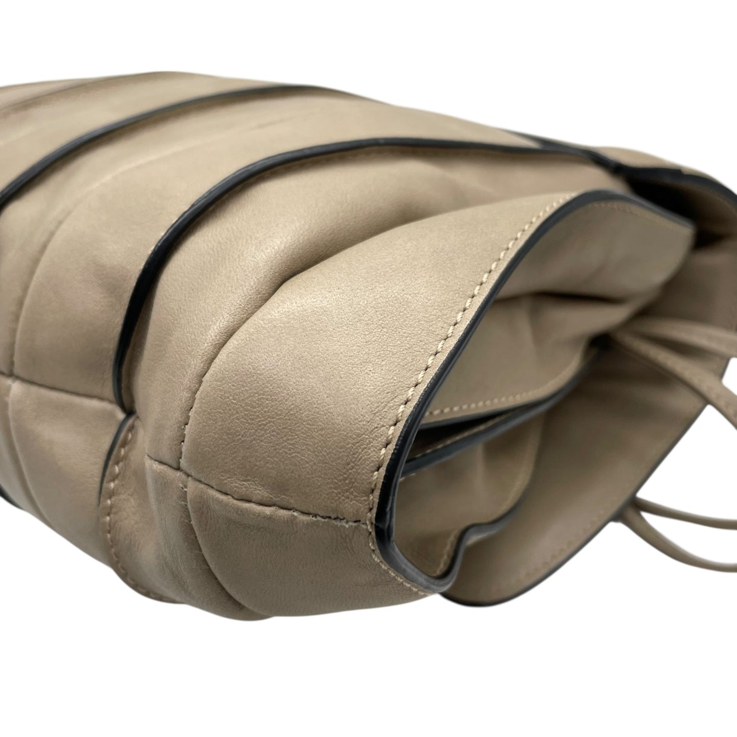 美品 ルポ LUPO ハンドバッグ グレージュ ベージュ レザー ショルダーストラップ付 肩掛け 2WAY フラップデザイン 上品カラー C6