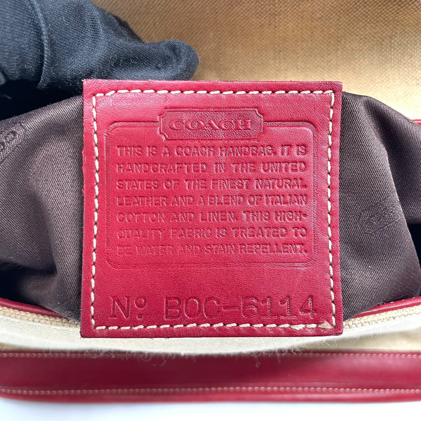 コーチ COACH キャンバス レザー ショルダーバッグ ワンショルダー 6114 ベージュ 赤 レッド フラップデザイン ロゴチャーム付き 上品カラー U17