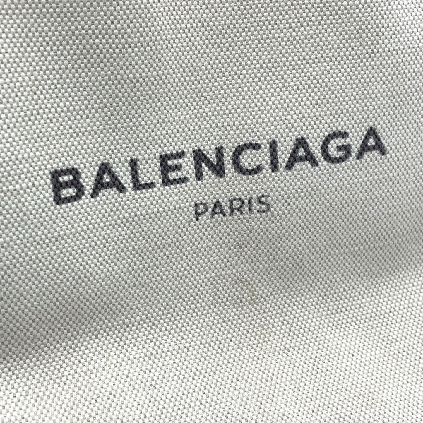 BALENCIAGA バレンシアガ カバ ハンドバッグ トートバッグ ホワイト ブラック キャンバス レザー ロゴ入り ポーチ付き レディース デザイン シンプル Z3
