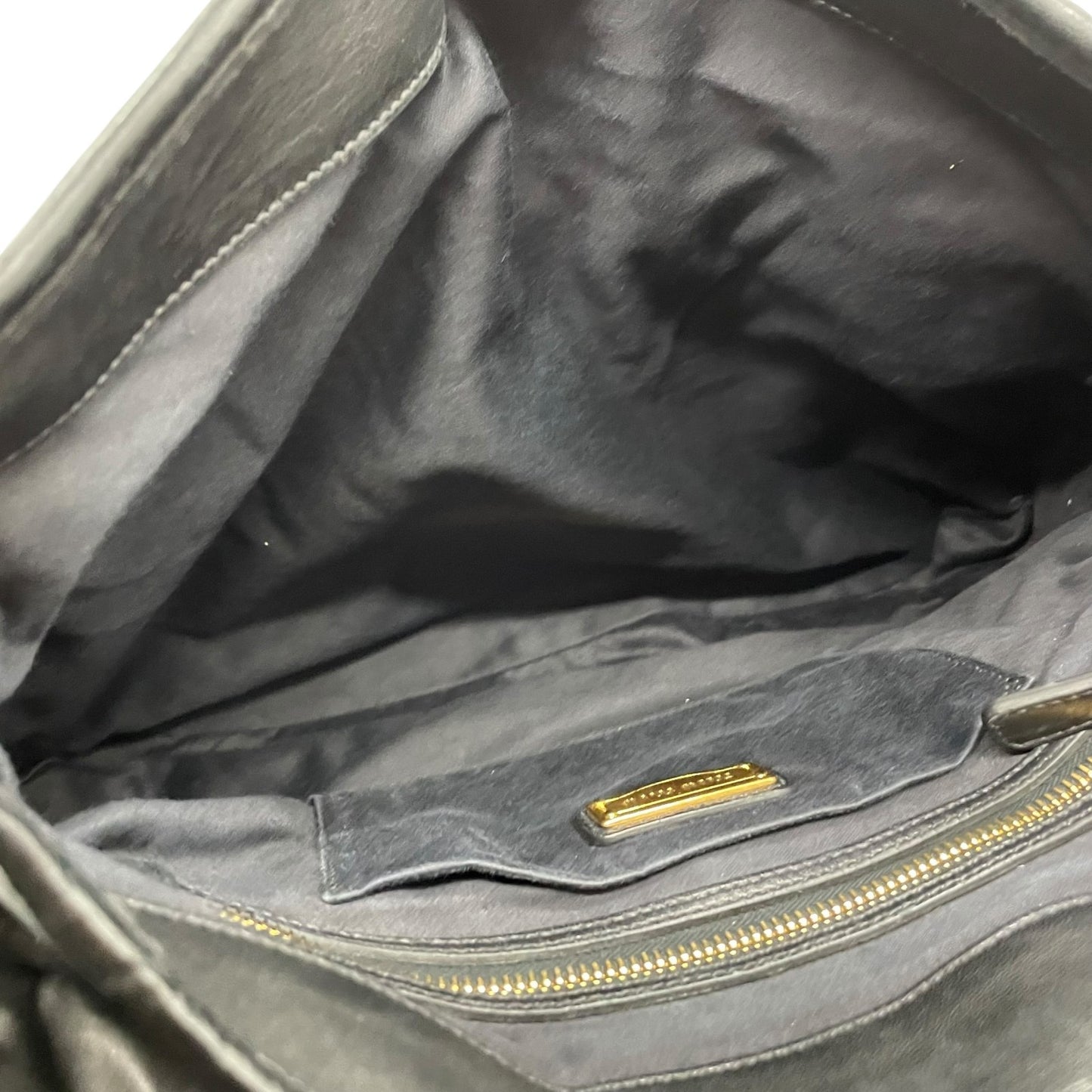 美品 miu miu ミュウミュウ 2WAY ハンドバッグ ショルダーバッグ マトラッセ マテラッセ 黒 ブラック レザー ゴールド金具 ロゴ 斜め掛け レディース C6