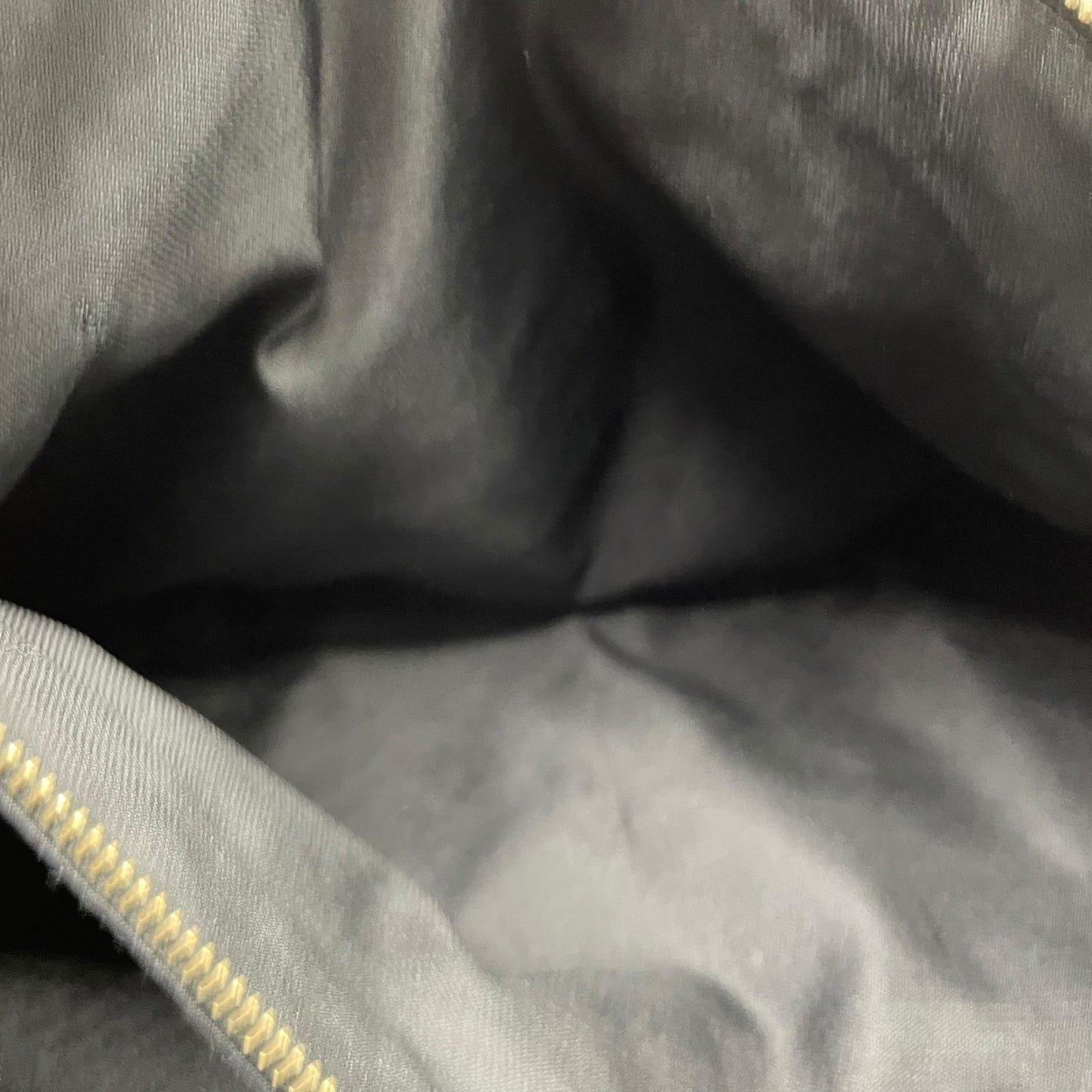 美品 FENDI フェンディ トートバッグ ワンショルダー FFロゴ 黒 ブラック ナイロン レザー ゴールド金具 肩掛け可 レディース シンプル ビジネス C1