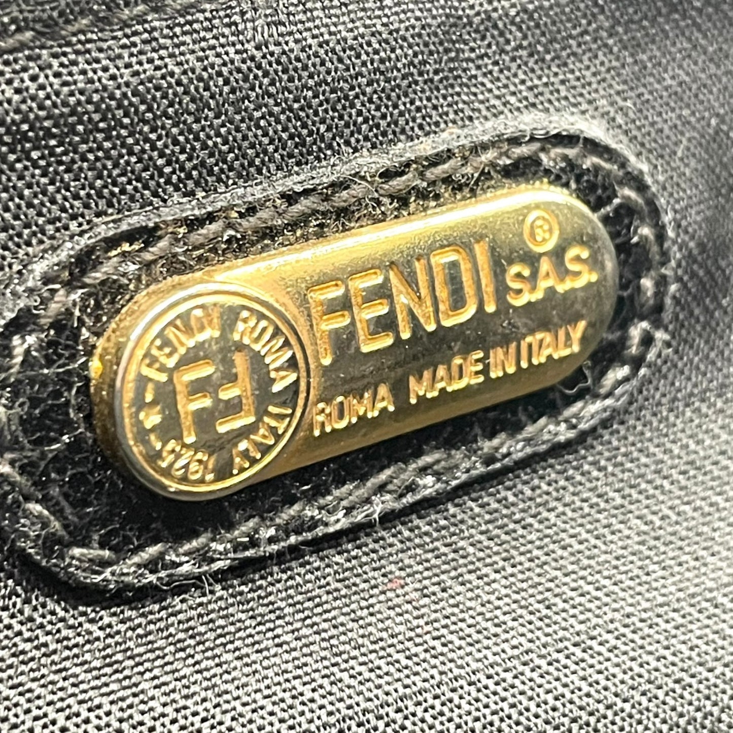 FENDI フェンディ ハンドバッグ 2way ショルダーバッグ 黒 ブラック レザー ゴールド金具 FF ロゴ ヴィンテージ 本革 トップハンドル Fendi Handbag Shoulder Bag Vintage D