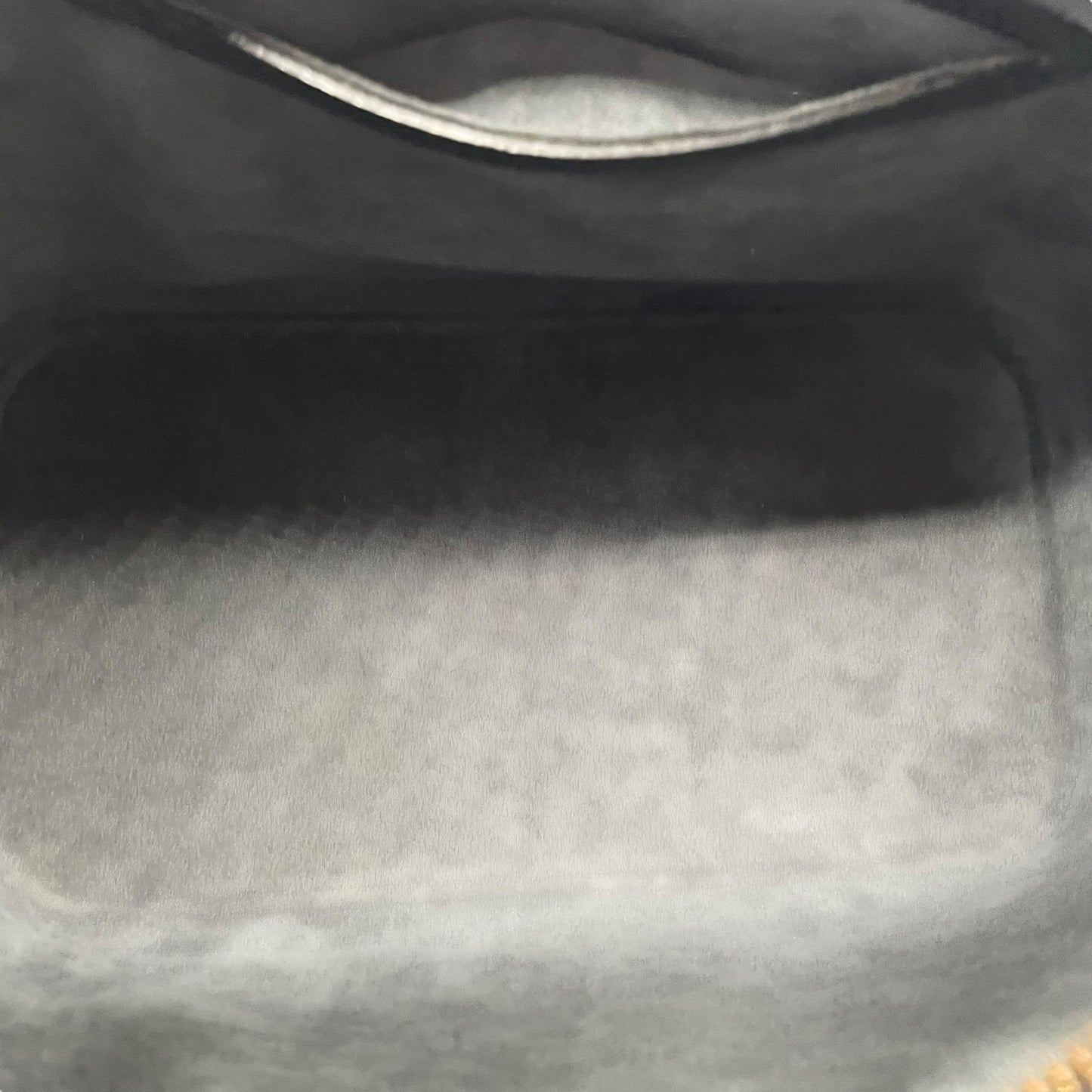 極美品 LOUIS VUITTON ルイヴィトン エピ アルマ 2WAY ハンドバッグ ショルダーバッグ 黒 ノワール ブラック レザー ゴールド金具 M52142 斜め掛け可 メンズ B