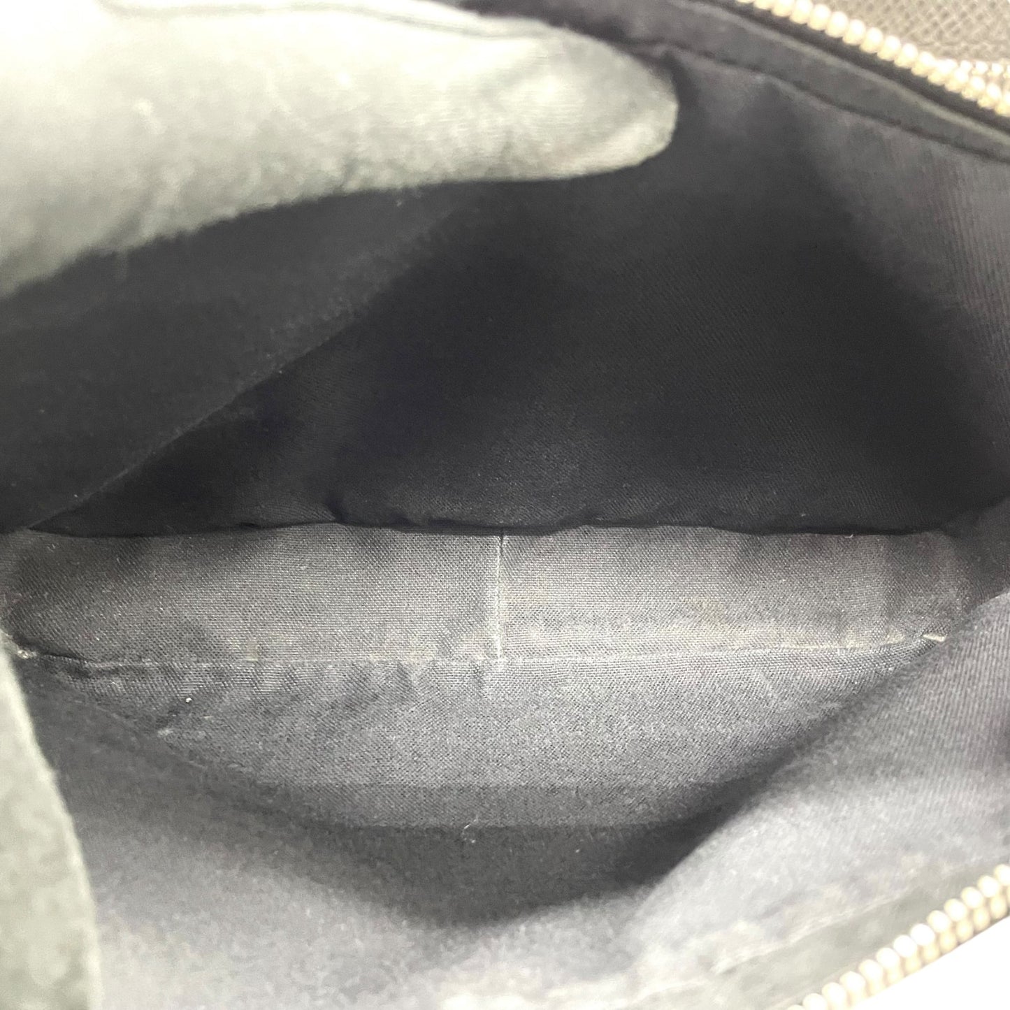 美品 LOUIS VUITTON ルイヴィトン タイガ パヴェル クラッチバッグ セカンドバッグ レザー 黒 ブラック シルバー金具 M31142 ストラップ付 メンズ D