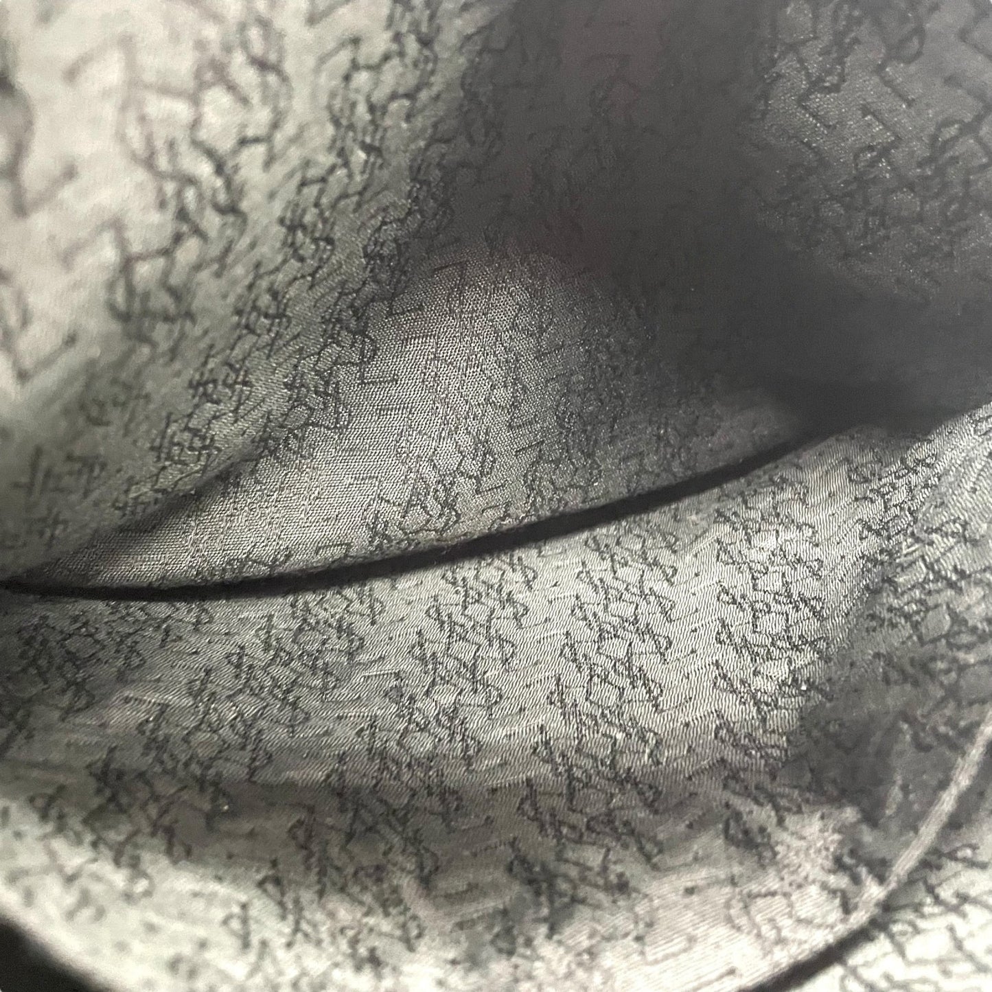 イヴサンローラン Yves Saint Laurent YSL ヴィンテージ ショルダーバッグ 赤 レッド レザー ゴールドロゴ 金金具 コンパクト A1