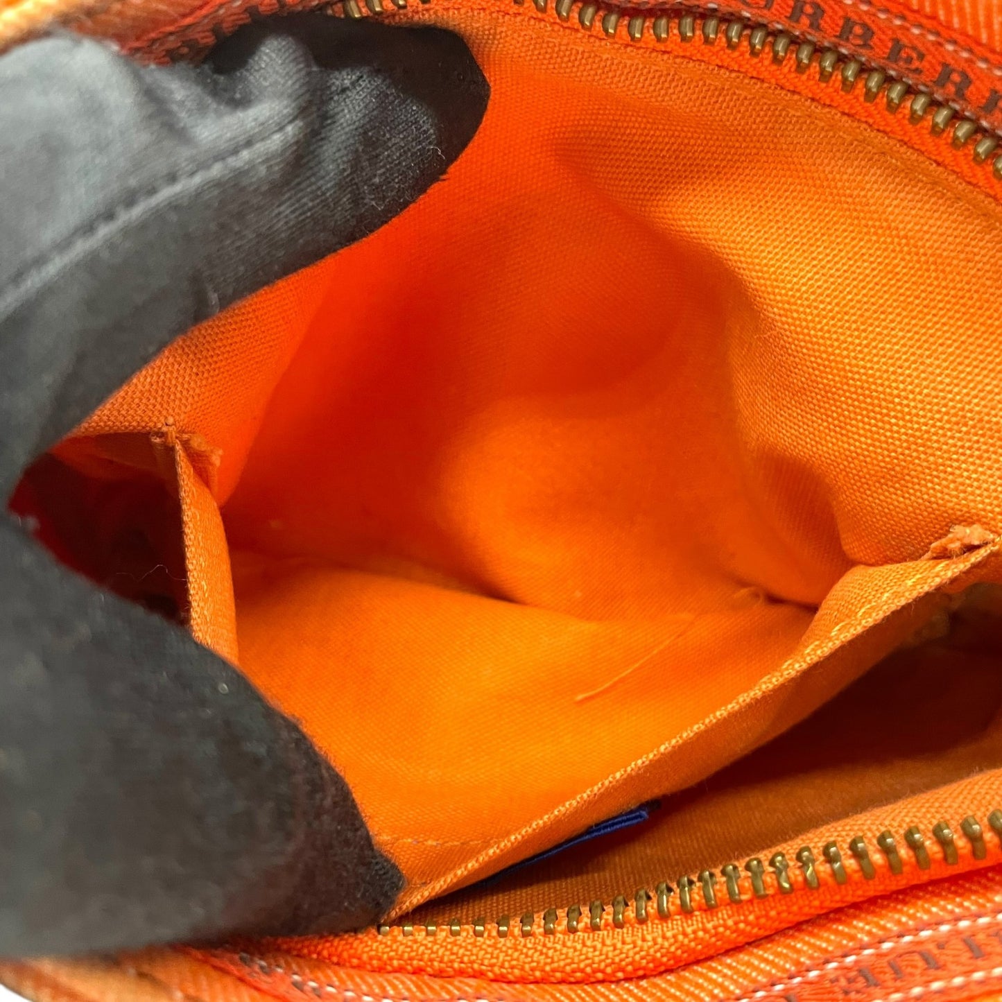 BURBERRY BLUE LABEL バーバリーブルーレーベル アクセサリーポーチ ミニハンドバッグ ホースロゴ オレンジ 茶 ブラウン キャンバス レザー ゴールド金具 Y2K レディース U9