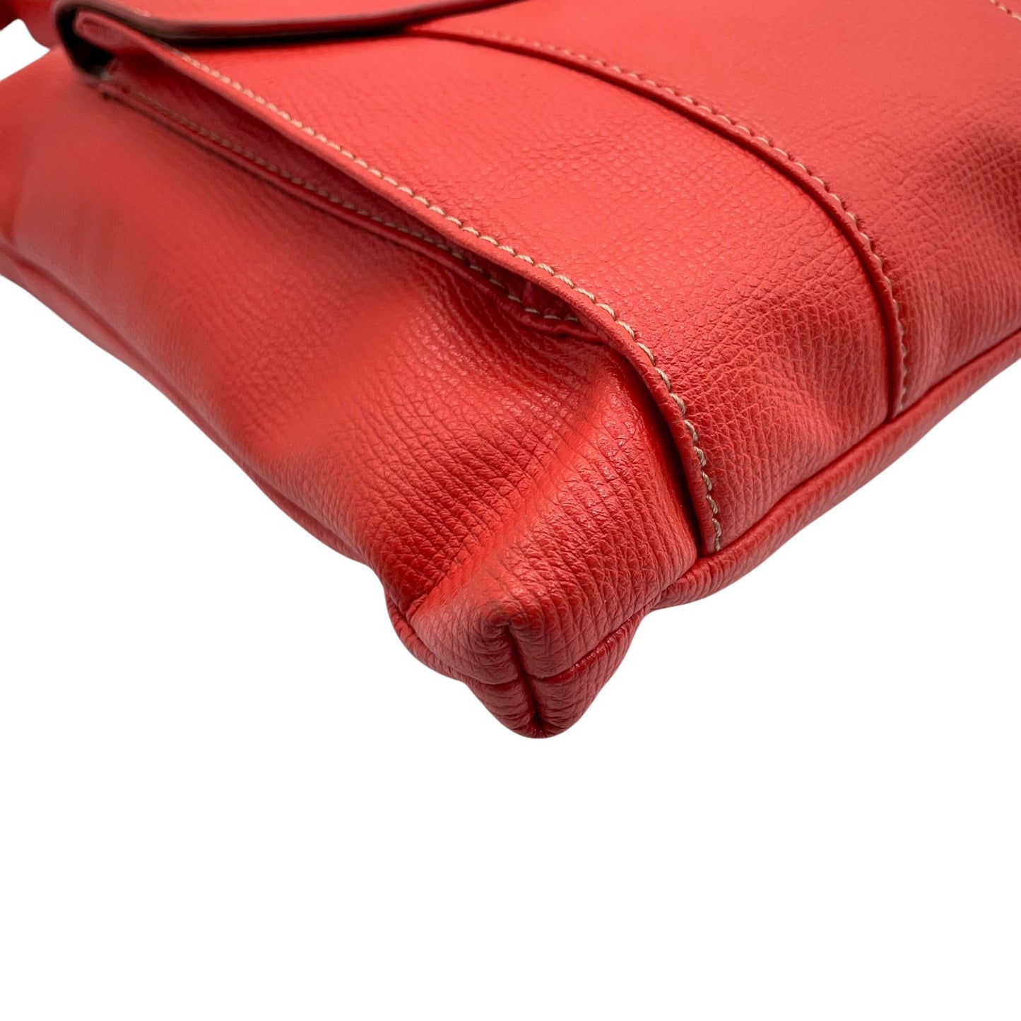 モノコムサ MONO COMME CA ショルダーバッグ レッド レザー フラップポケット付き スタイリッシュ T2