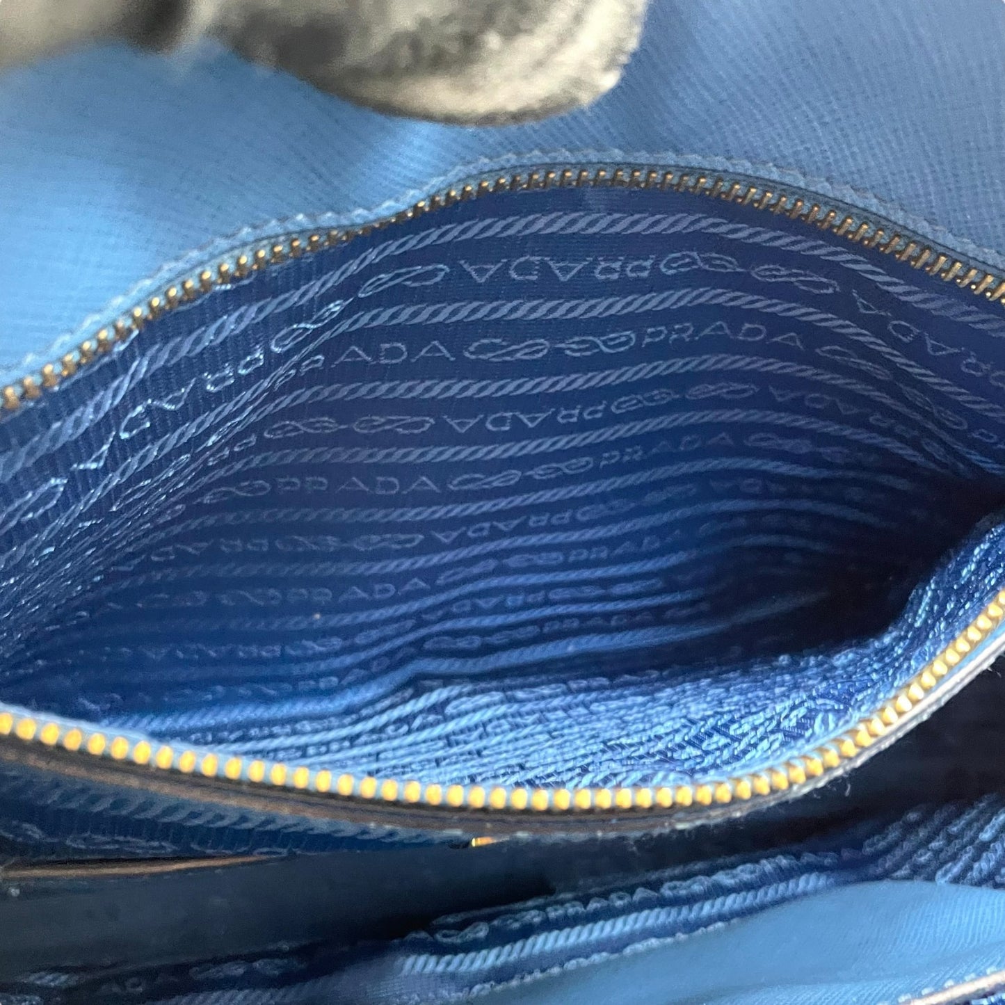 極美品 プラダ PRADA ガレリア ハンドバッグ トートバッグ 2way ショルダーバッグ サフィアーノレザー 三角ロゴ ブルー ゴールド金具 ハンドバッグ メンズ レディース A