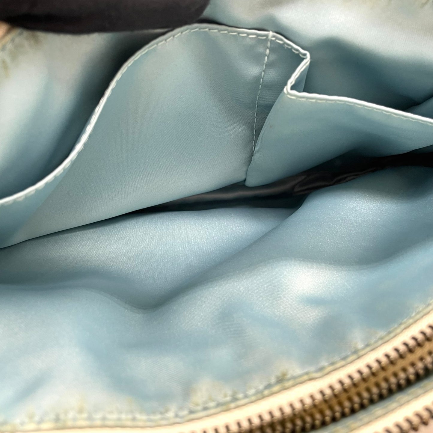 COACH コーチ ハンドバッグ ワンショルダー ベージュ レザー 型押し エンボス チェーンショルダー 肩掛け可 ロゴ チャーム付き レディース S30