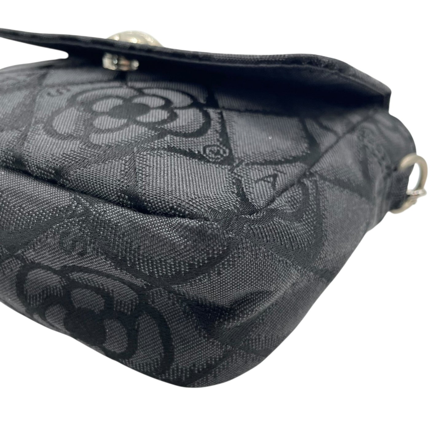 未使用級 クレイサス CLATHAS ショルダーバッグ ミニバッグ 黒 ブラック キャンバス シルバー金具 チェーンショルダー カメリア柄 ロゴ 斜め掛け可 レディース E6