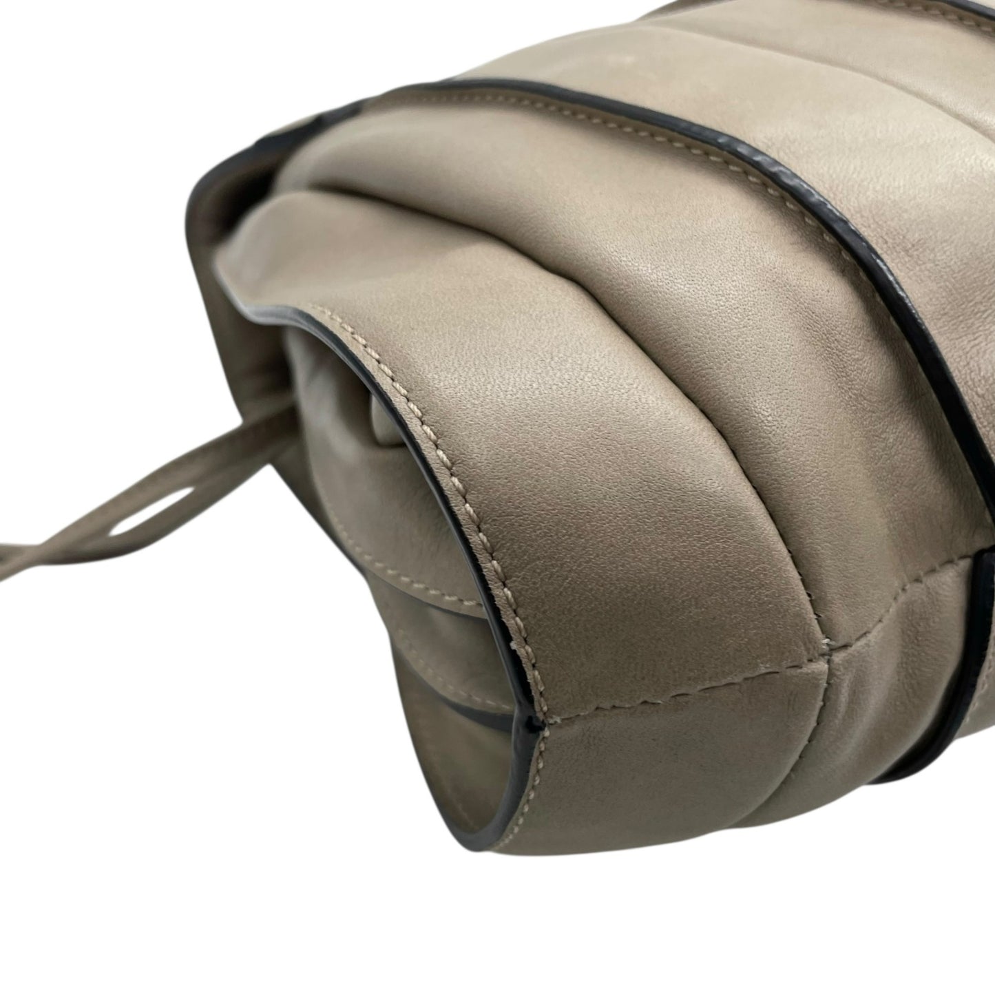 美品 ルポ LUPO ハンドバッグ グレージュ ベージュ レザー ショルダーストラップ付 肩掛け 2WAY フラップデザイン 上品カラー C6