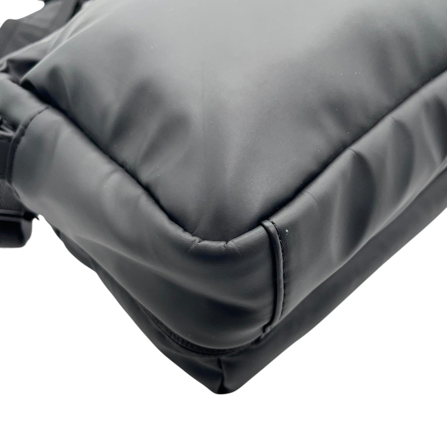 ディーゼル DIESEL ショルダーバッグ クロスボディ ブラック 黒 ロゴプリント 防水素材 メンズ レディース ユニセックス U17