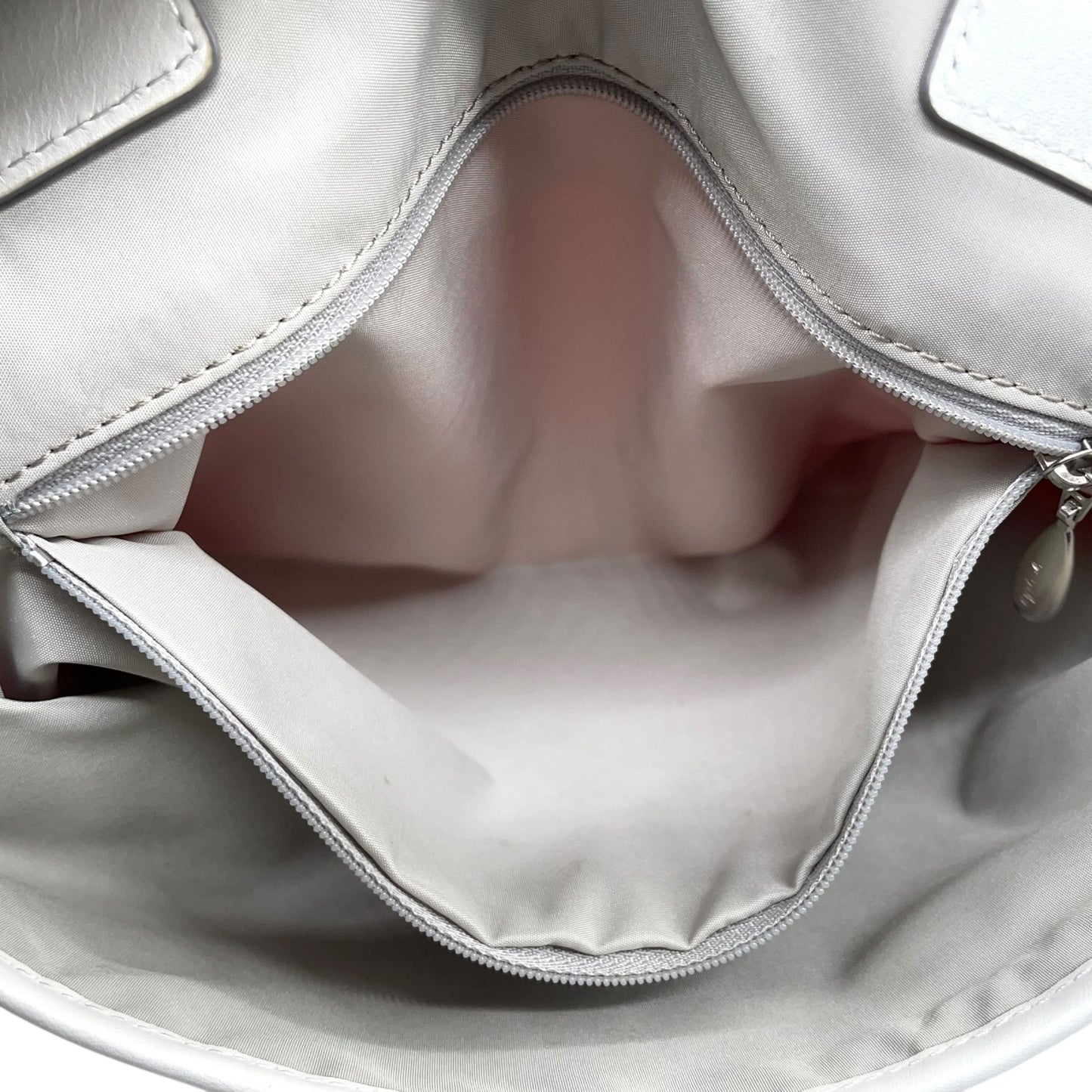 アニエスベー agnès b. VOYAGE トートバッグ ピンク 白 ホワイト ナイロン レザー 大容量 軽量 シンプルデザイン U17