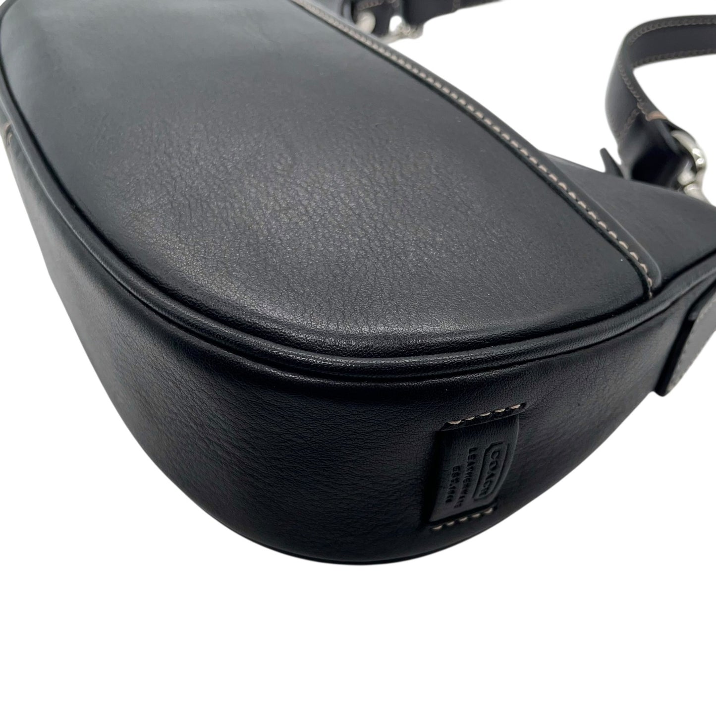 コーチ COACH レザー ワンショルダー バッグ 7593 ホーボー 黒 ブラック シルバー金具 ロゴチャーム付き シンプル 高級感 レディース U17