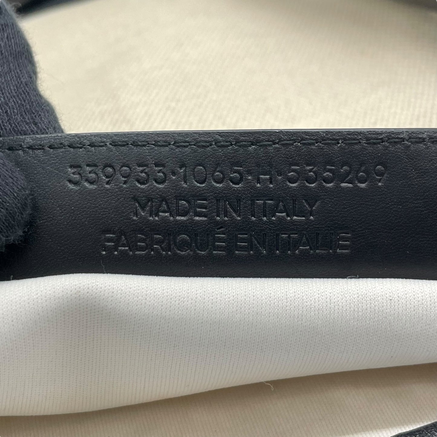 BALENCIAGA バレンシアガ カバ ハンドバッグ トートバッグ ホワイト ブラック キャンバス レザー ロゴ入り ポーチ付き レディース デザイン シンプル Z3