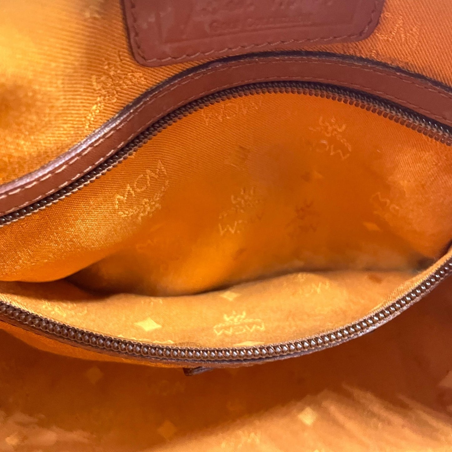 エムシーエム MCM ヴィセトス 2WAY ハンドバッグ ミニボストンバッグ ショルダーバッグ 茶 ブラウン コニャック レザー ゴールド金具 斜め掛け可 レディース C