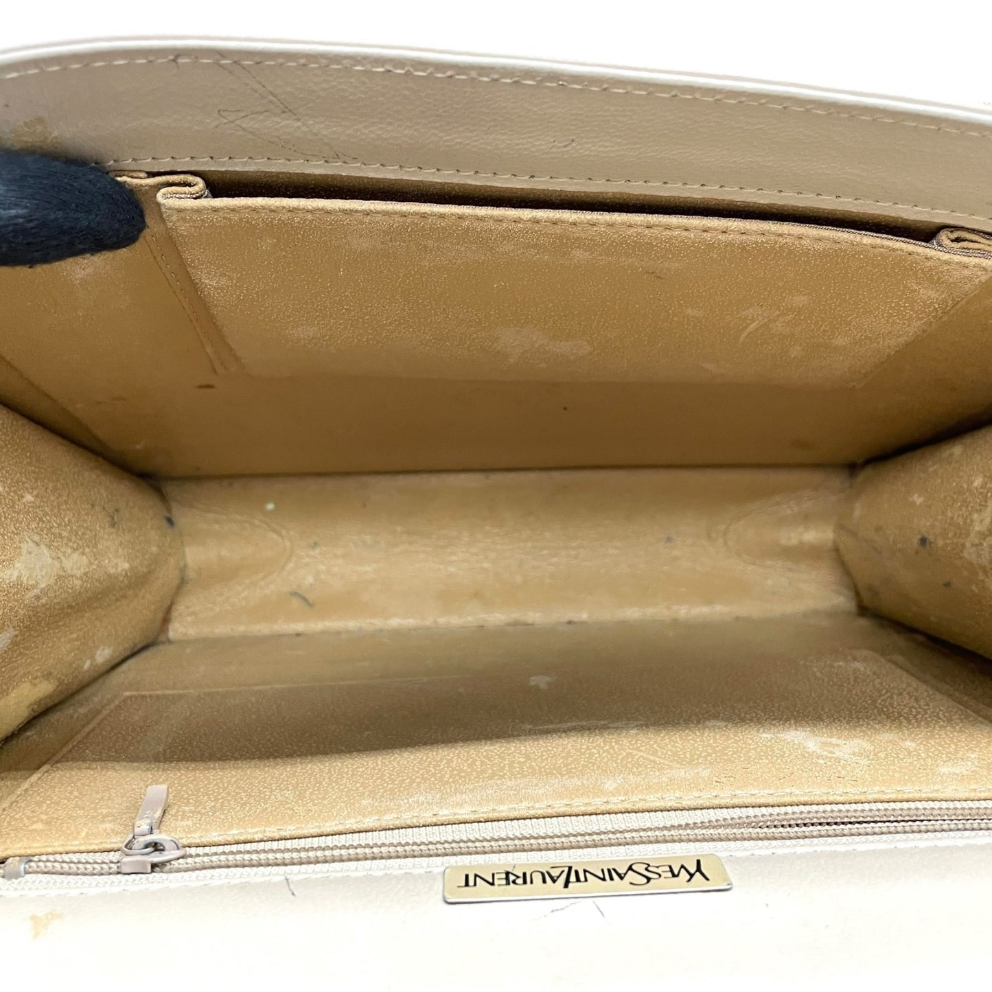 イヴサンローラン Yves Saint Laurent ショルダーバッグ ワンショルダー ベージュ グレージュ レザー ゴールド金具 フラップ開閉 肩掛け可 YSL ヴィンテージ レディース S81