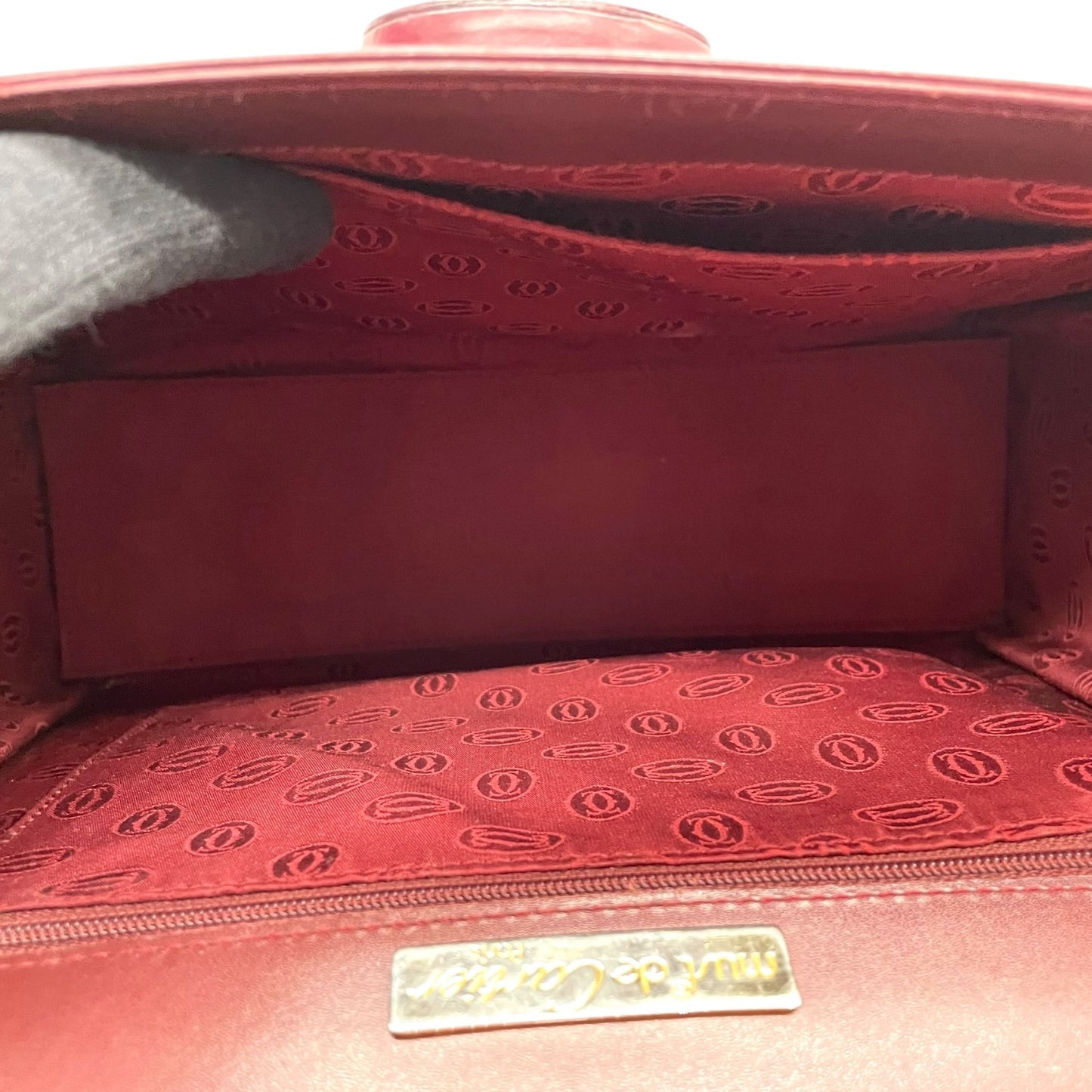 カルティエ マストライン ハンドバッグ ワンショルダー 自立可 ターンロック 2Cロゴ Cロゴ レザー 本革 ボルドー ワインレッド レディース ヴィンテージ クラシック エレガント フォーマル パーティバッグ 高級感 G