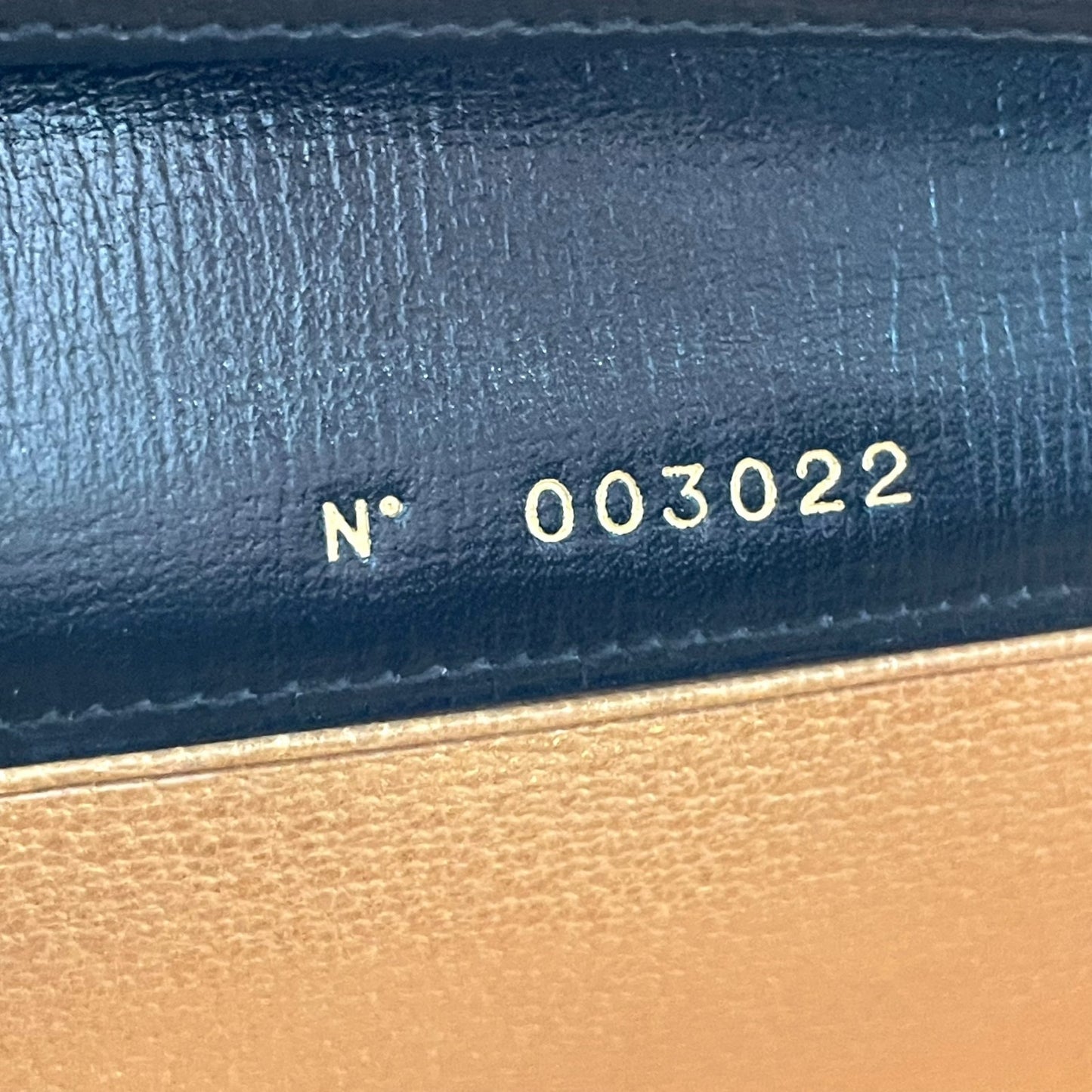 【美品】Valextra ヴァレクストラ クラッチバッグ セカンドバッグ レザー 黒 ブラック ゴールド金具 イタリア製 ヴィンテージ メンズ レディース K9