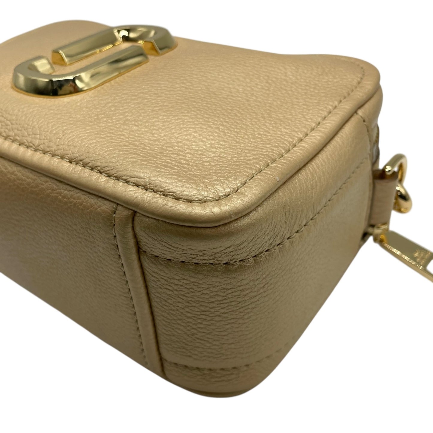 【未使用級】 極 美品 MARC JACOBS マークジェイコブス スナップショット カメラバッグ ベージュ レザー クロスボディ ショルダーバッグ ダブルJロゴ ゴールド金具 レディース K8