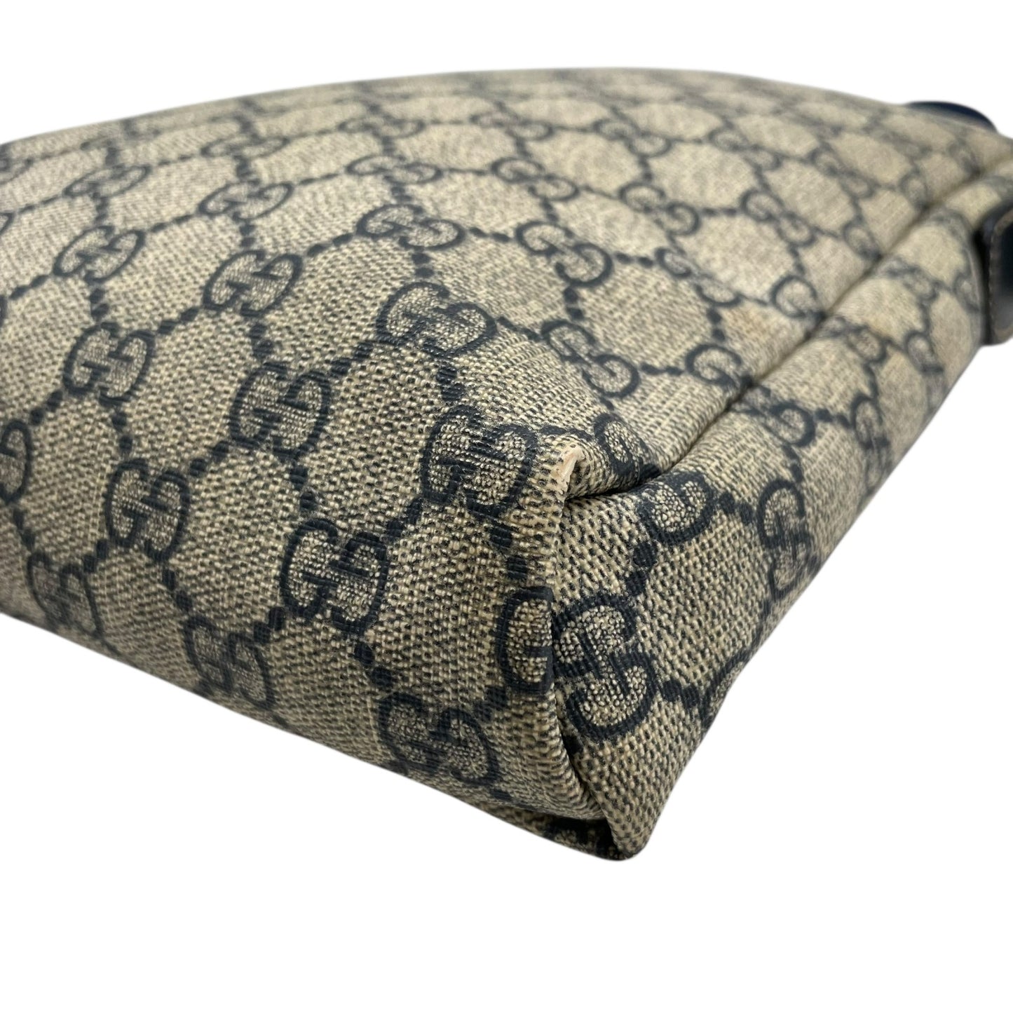 GUCCI グッチ GGスプリーム ショルダーバッグ 223666 紺 ネイビー グレー PVC レザー シルバー金具 斜め掛け可 フラップ開閉 メンズ レディース K2