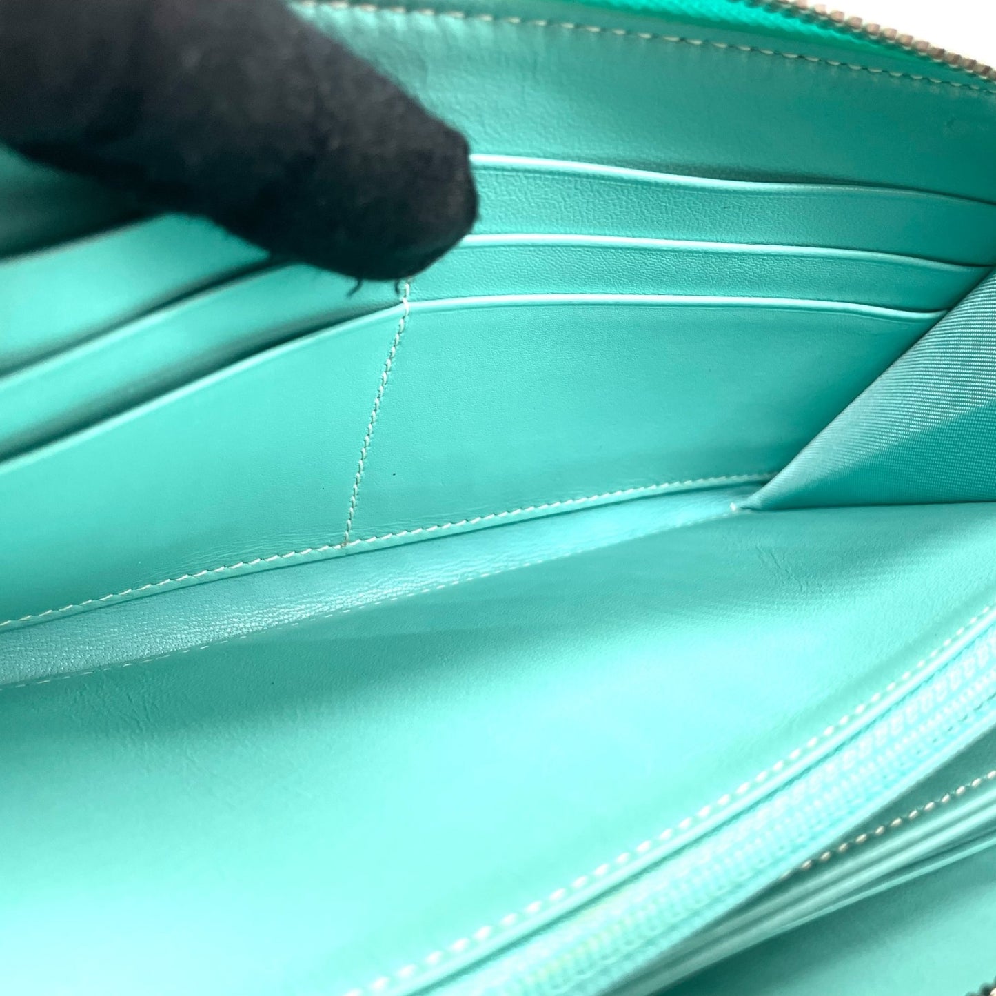 Authentic Tiffany & Co. Long Wallet Round Zipper Leather Silver Hardware with Box