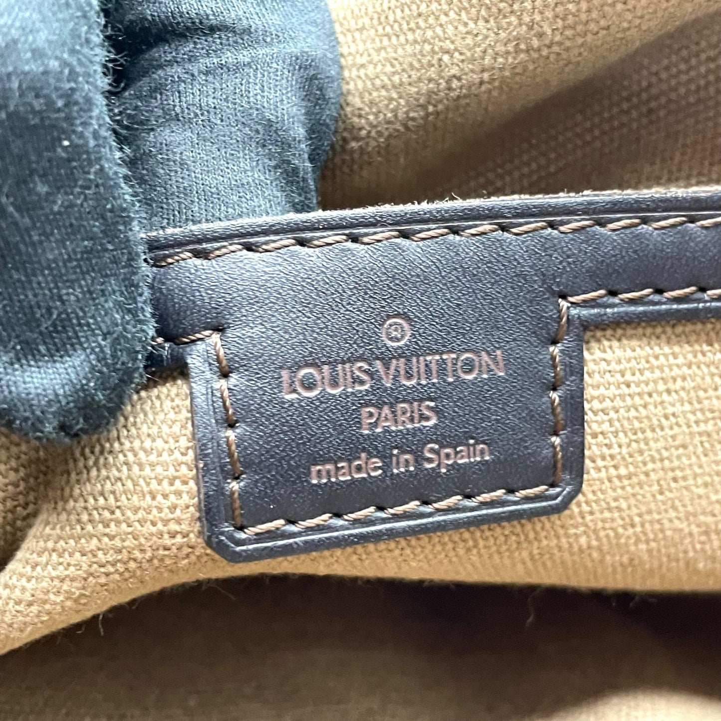 ルイ・ヴィトン LOUIS VUITTON サック・プラ ショルダーバッグ ユタレザー ブラウン系 カフェ M92073 メンズ レディース K8