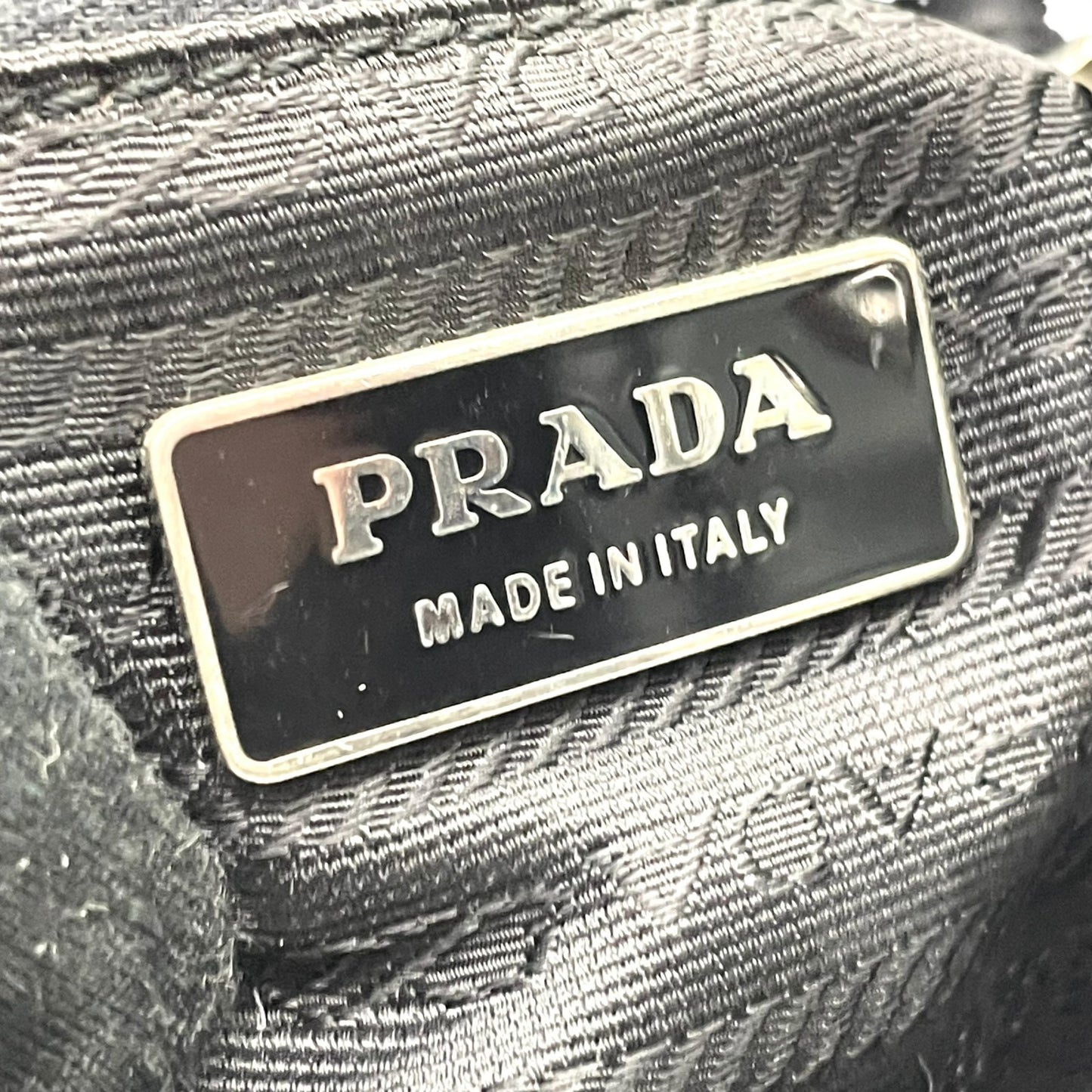 PRADA プラダ ワンショルダーバッグ ショルダーバッグ 黒 ブラック 肩掛け シルバー金具 ベルトデザイン フラップ ナイロン×レザー 三角ロゴ トライアングルロゴ ヴィンテージ テスート D1