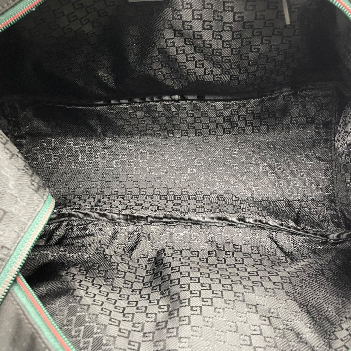 極美品 GUCCI グッチ ボストンバッグ 2WAY ハンドバッグ ブラック 黒 ナイロン 肩掛け 斜め掛け クロスボディ シルバー金具 メンズ レディース ユニセックス トラベルバッグ 大容量 Z4