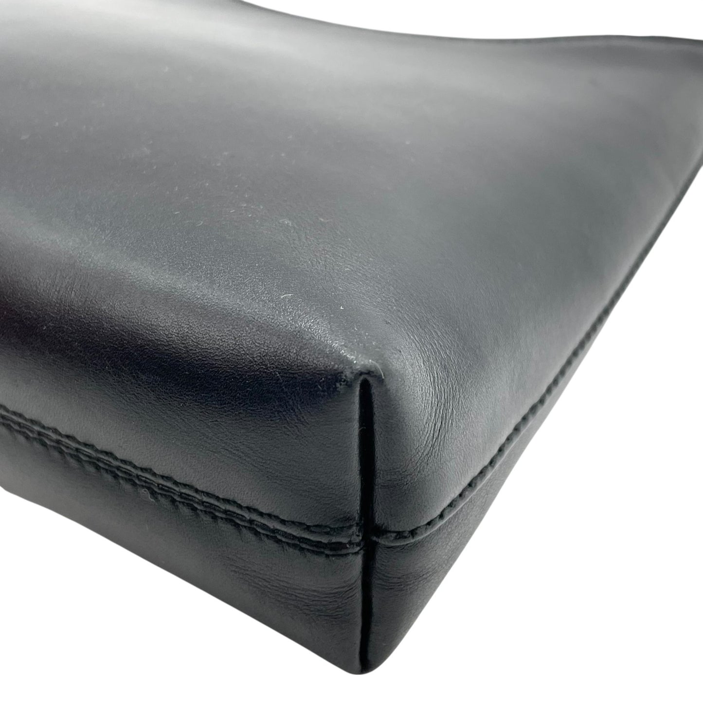 美品 Salvatore Ferragamo フェラガモ ガンチーニ ワンショルダー ショルダーバッグ レザー 黒 ブラック NERO シルバー金具 レディース B