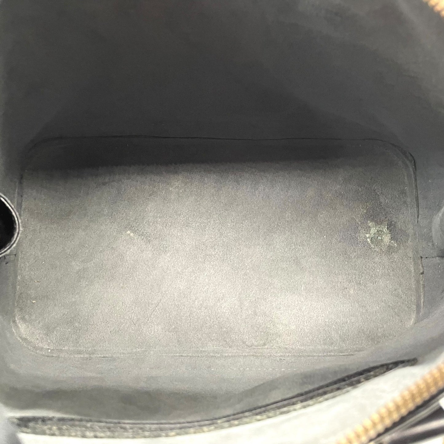 ルイヴィトン LOUIS VUITTON LV エピ アルマ ショルダーバッグ ハンドバッグ ドーム型 パドロック付き 2WAY ノワール ブラック 黒 ゴールド金具 D