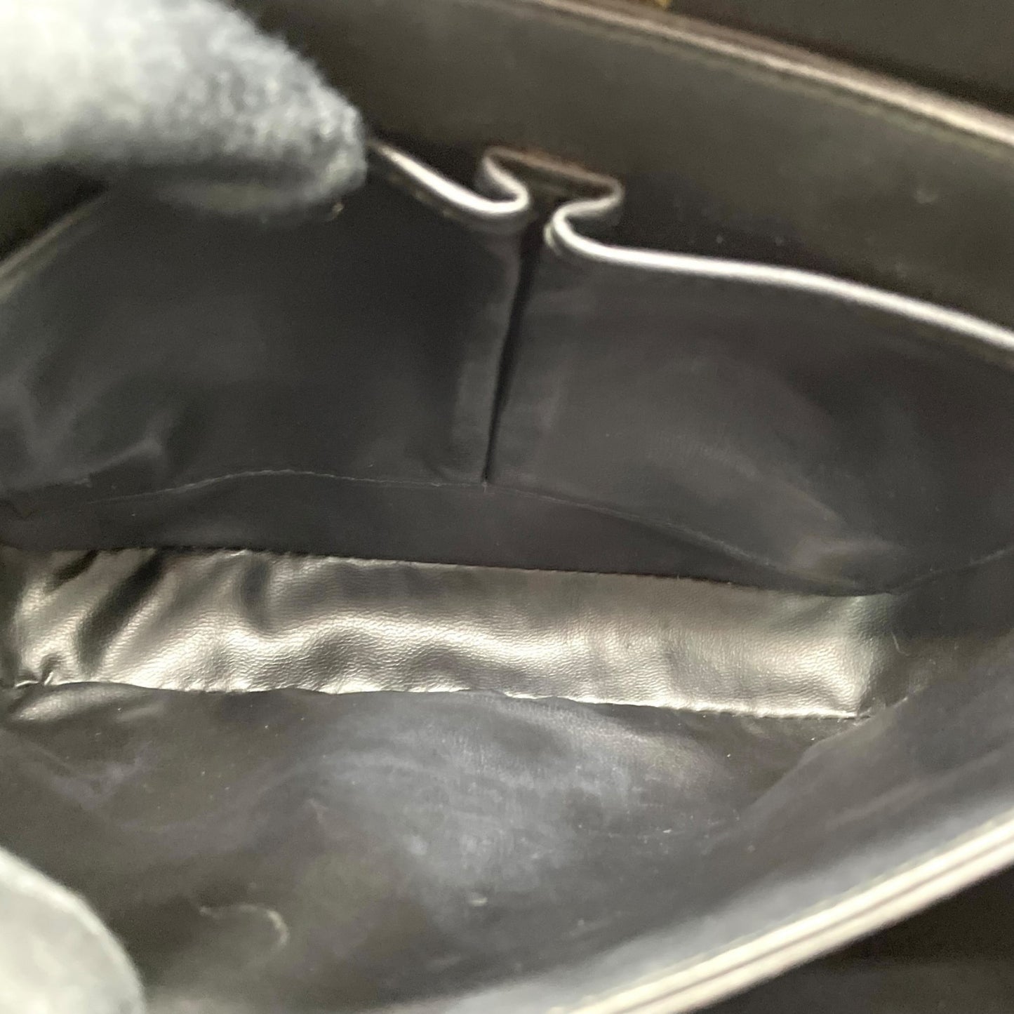 美品 セリーヌ CELINE ホースロゴ ホースキャリッジ金具 ショルダーバッグ 黒 ブラック レザー ヴィンテージ 馬車金具 金金具 ゴールド K5