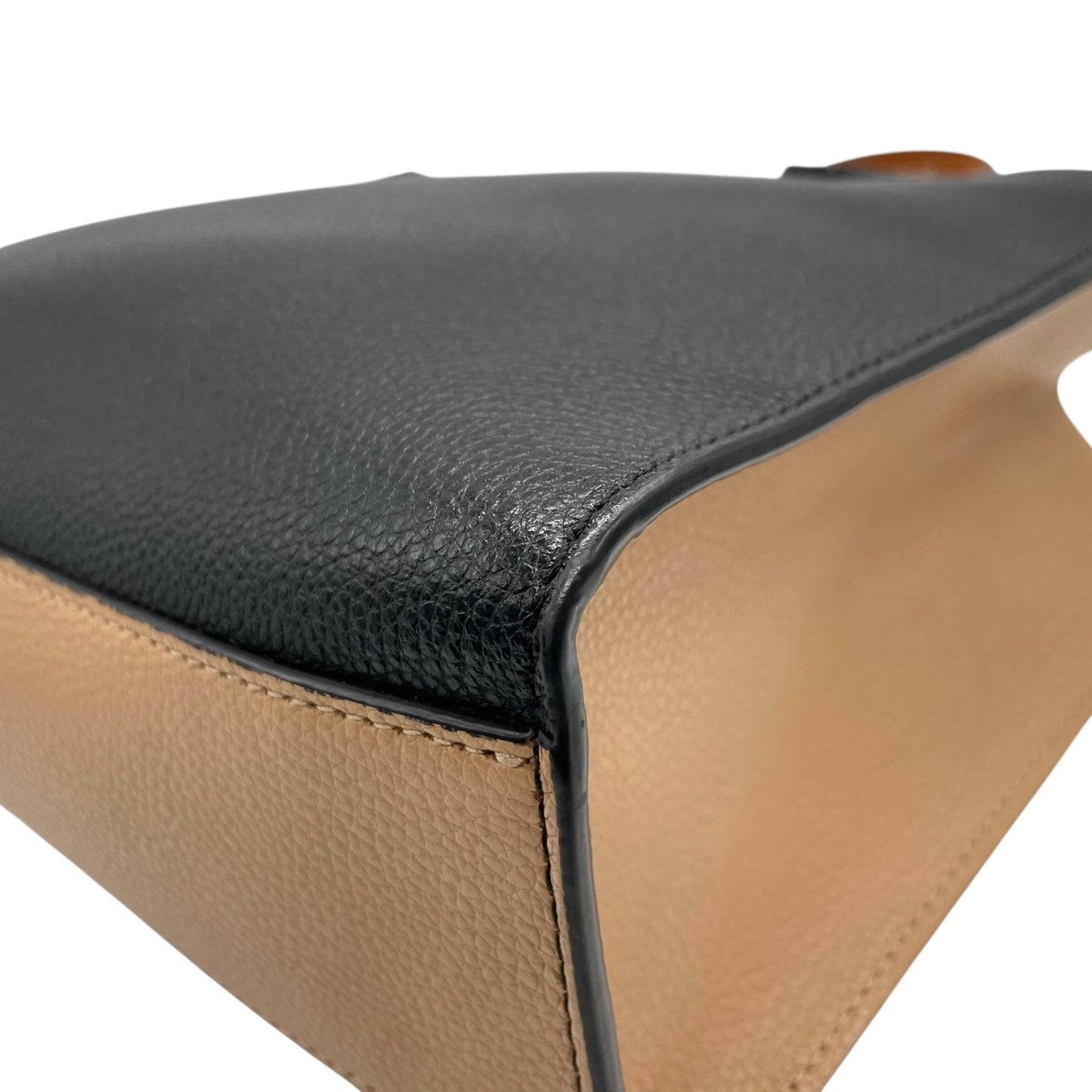 マークジェイコブス MARC JACOBS THE MINI GRIND BAG 2WAY ハンドバッグ ショルダーバッグ 黒 ブラック 白 アイボリー ベージュ レザー ゴールド金具 手提げ 斜め掛け可 ロゴ パドロック グラインド レディース S21