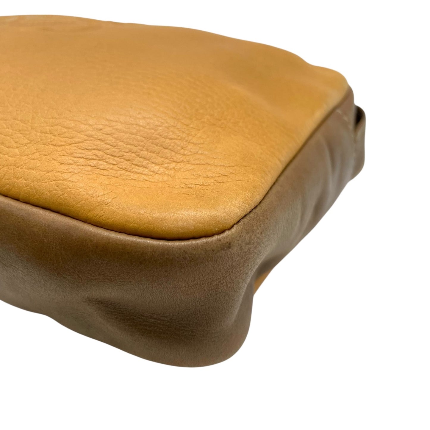 LOEWE ロエベ ショルダーバッグ 茶 ブラウン キャメル レザー ゴールド金具 アナグラム 斜め掛け可 レディース ヴィンテージ K10