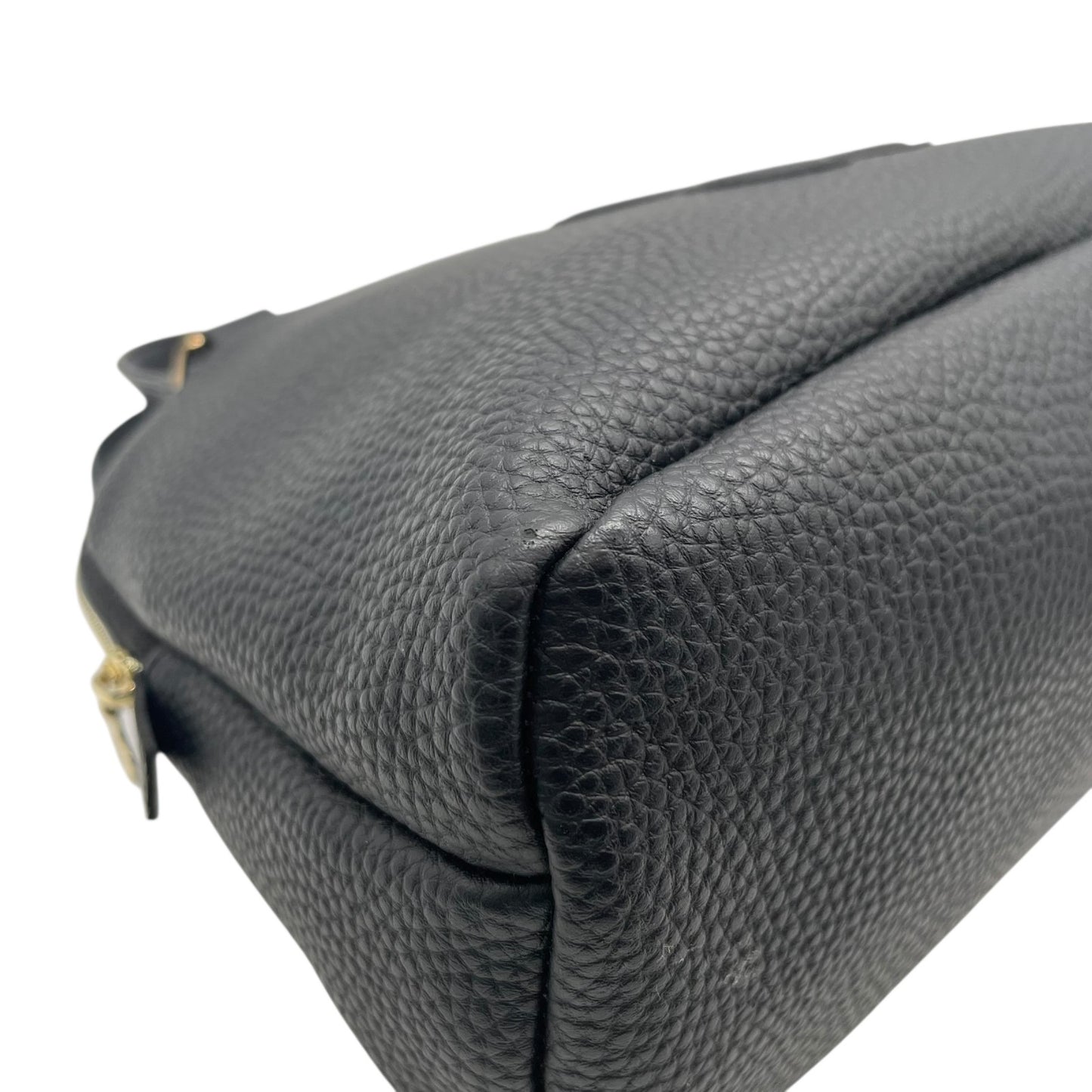 マリークヮント MARY QUANT 2WAY ハンドバッグ ショルダーバッグ 黒 ブラック レザー調 フラワー 花 モチーフ 金金具 ゴールド金具 チャーム付き T8