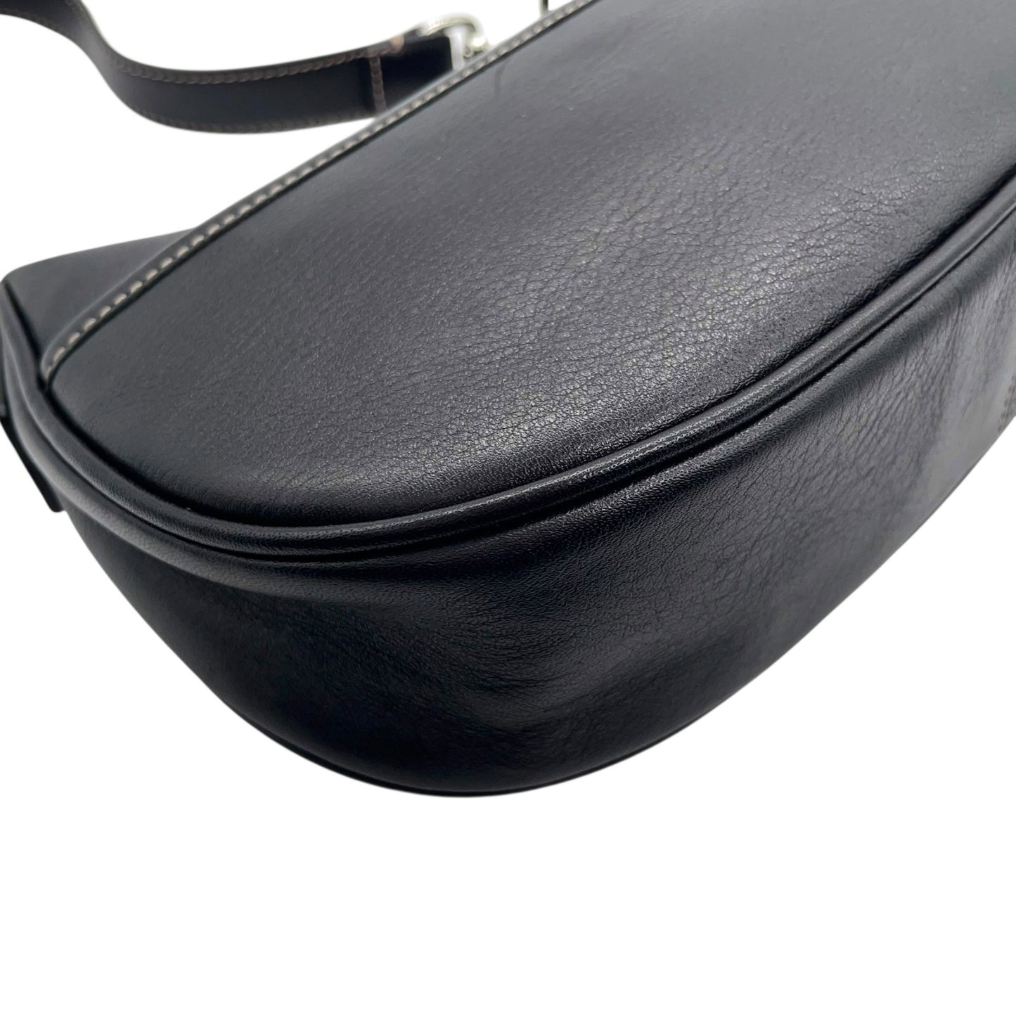 コーチ COACH レザー ワンショルダー バッグ 7593 ホーボー 黒 ブラック シルバー金具 ロゴチャーム付き シンプル 高級感 レディース U17