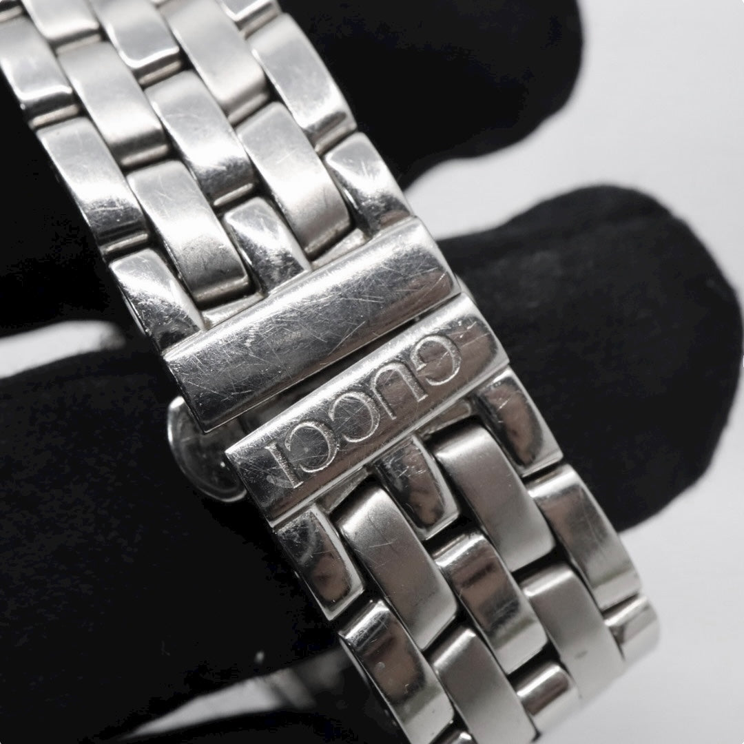 GUCCI グッチ 5500L レディース腕時計 ブラック文字盤 ローマンインデックス デイト ステンレススチール クォーツ スイス製 リンクブレス G11