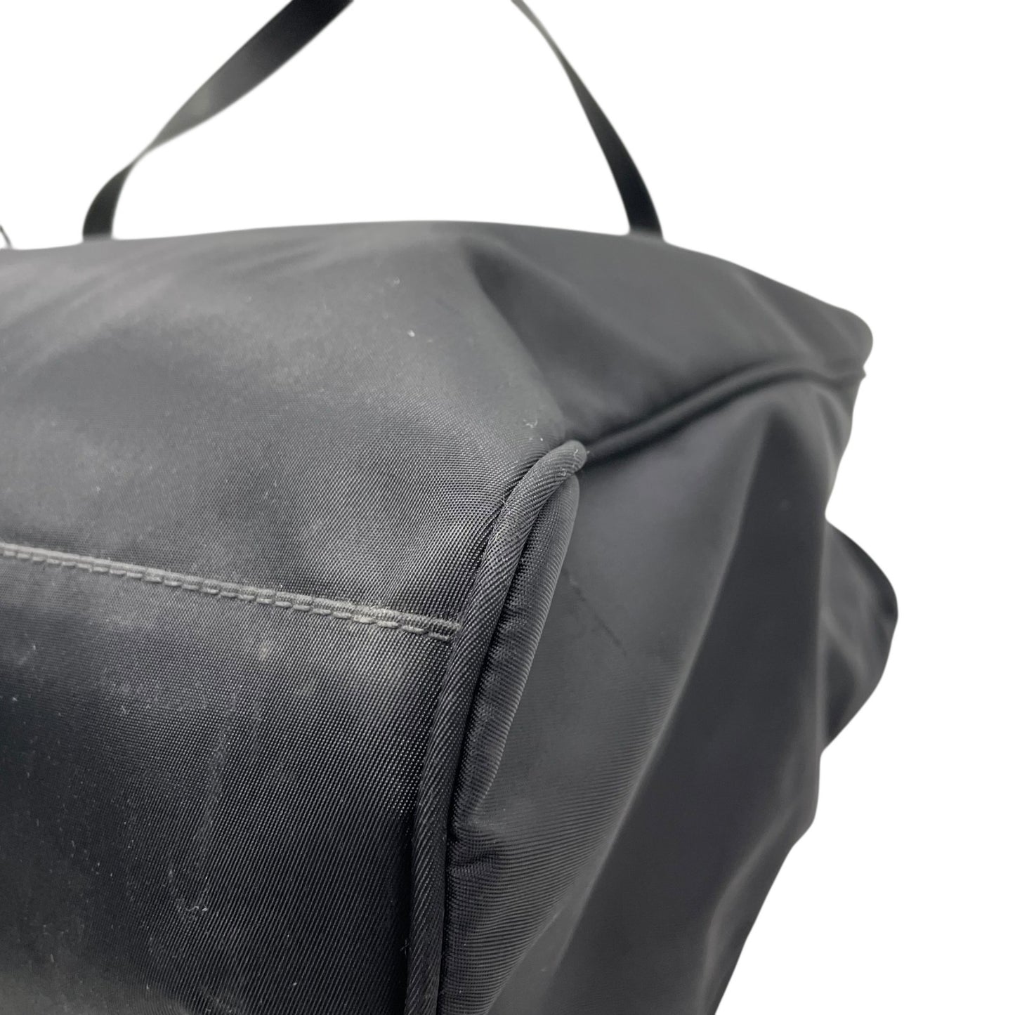 美品 FENDI フェンディ トートバッグ ワンショルダー FFロゴ 黒 ブラック ナイロン レザー ゴールド金具 肩掛け可 レディース シンプル ビジネス C1